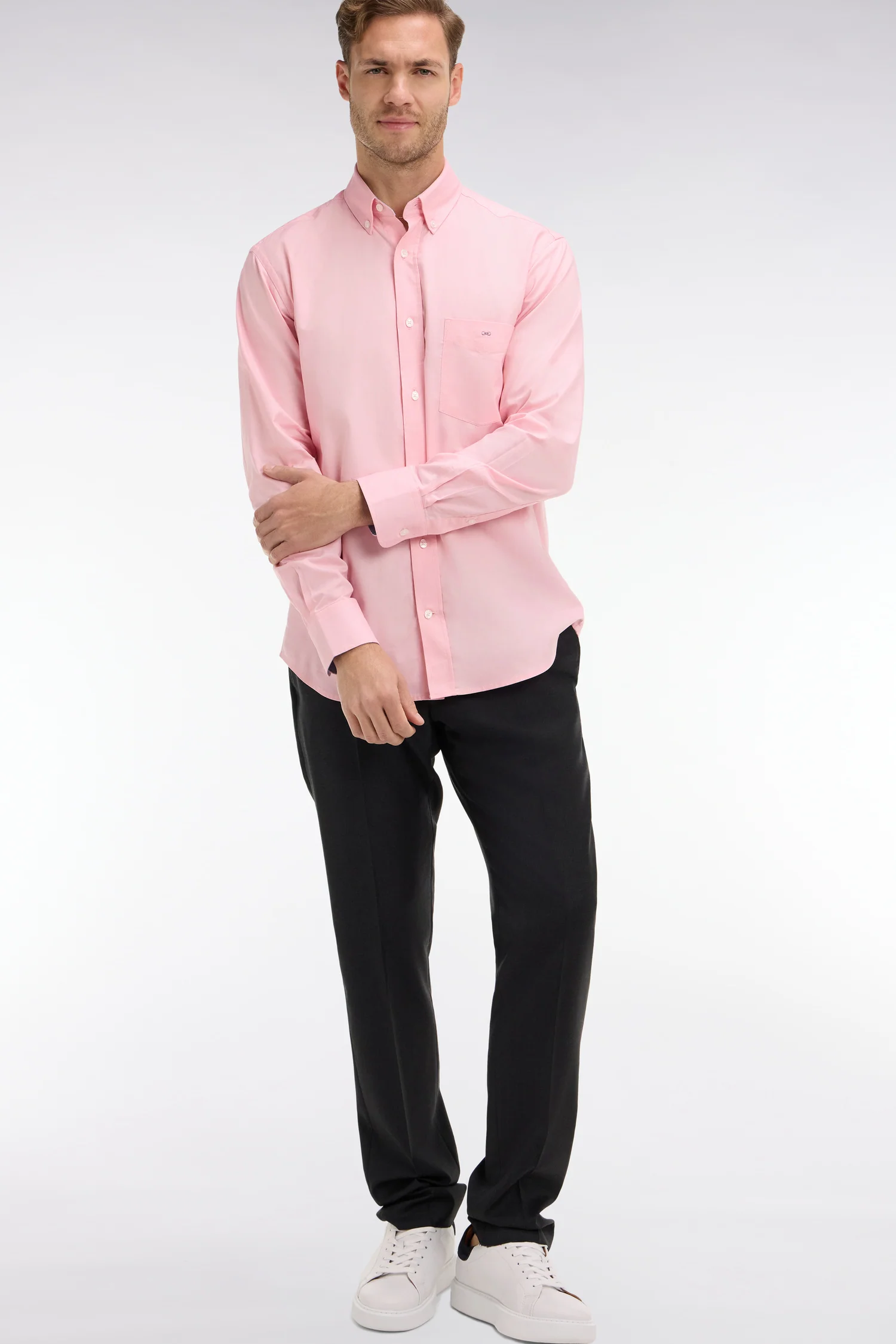 Pantalon slim gris foncé en laine à plis cassés