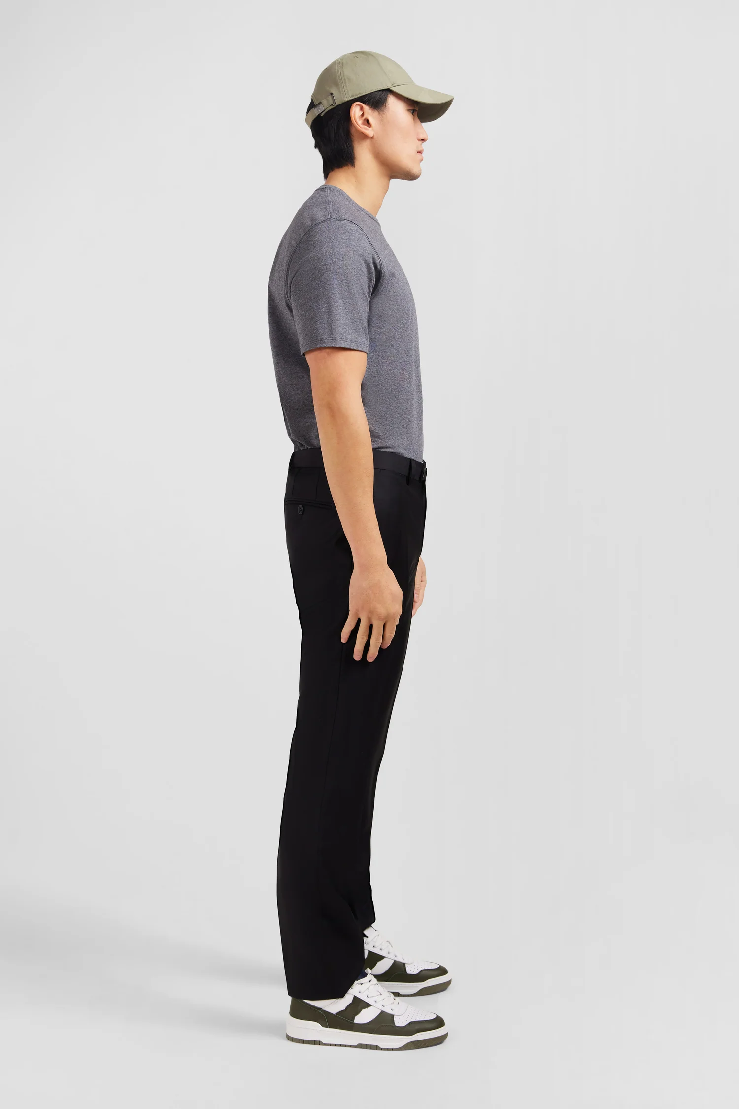 Pantalon slim noir en laine à plis cassés - Image 5