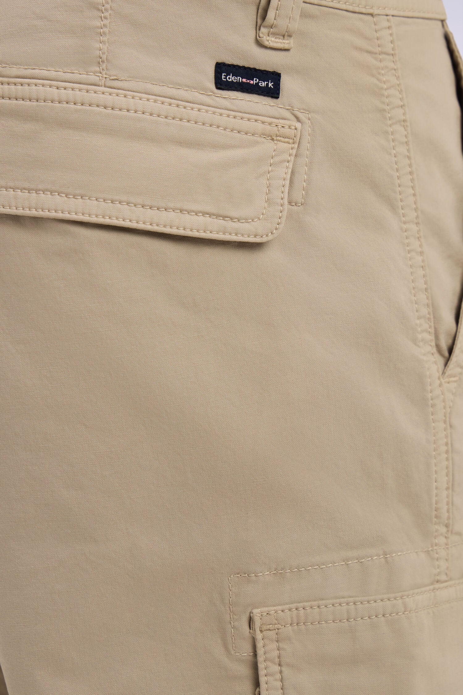 Bermuda cargo en coton beige - Image 4