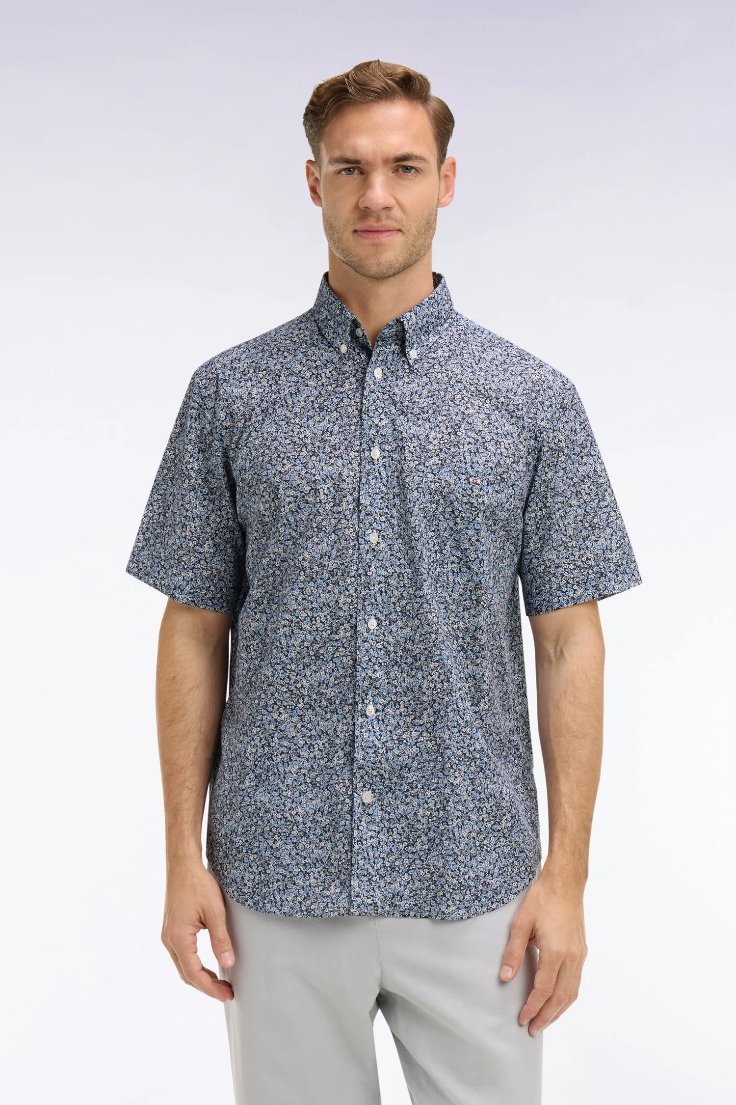 Chemise à manches courtes en coton bleu à micromotif floral - Image 4