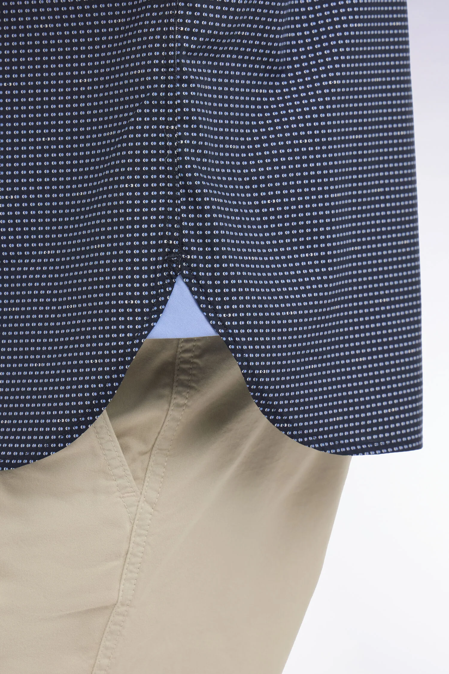 Chemise à manches courtes en coton marine à micromotifs bleu ciel - Image 4