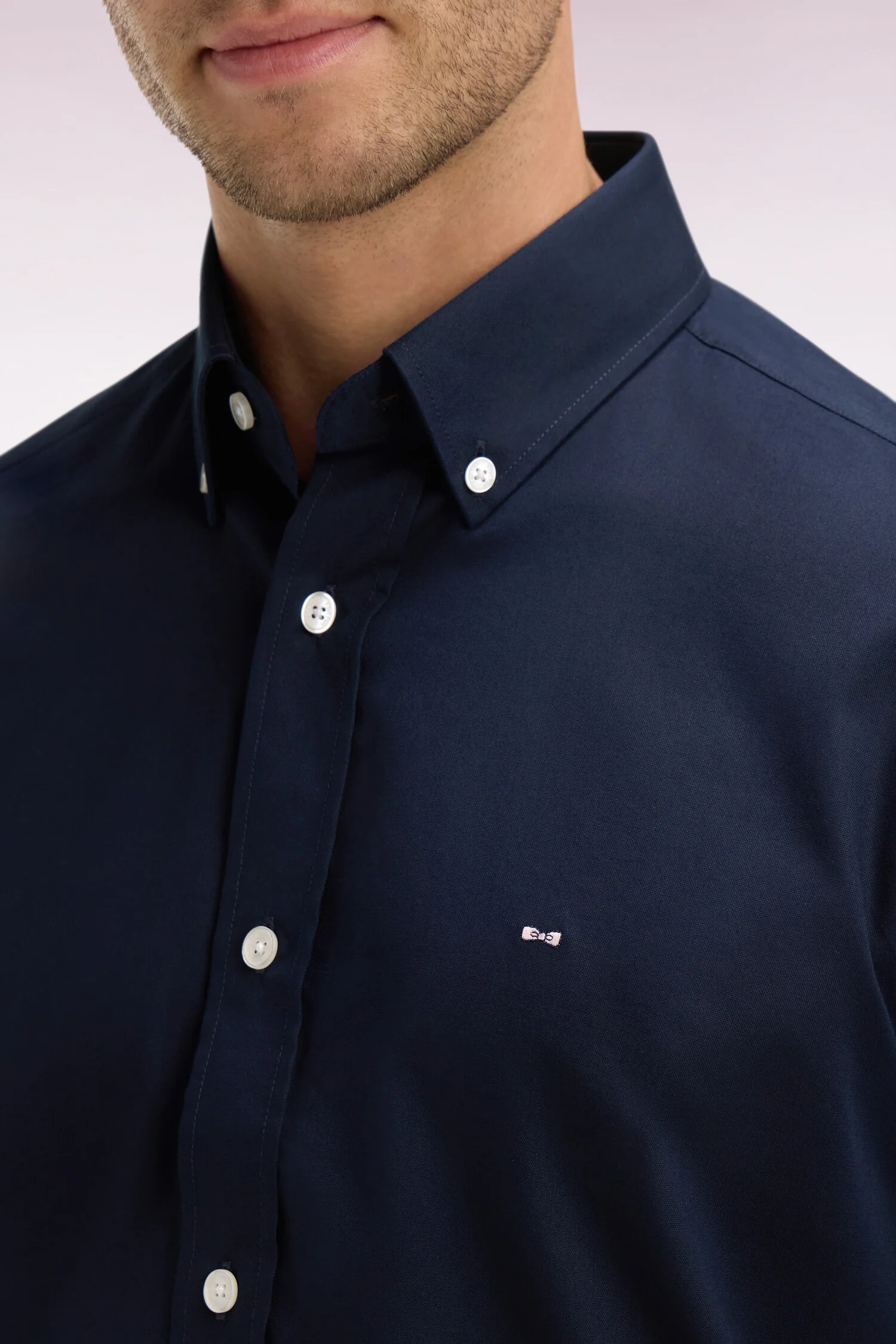 Chemise à manches courtes en coton marine manches bicolores - Image 4