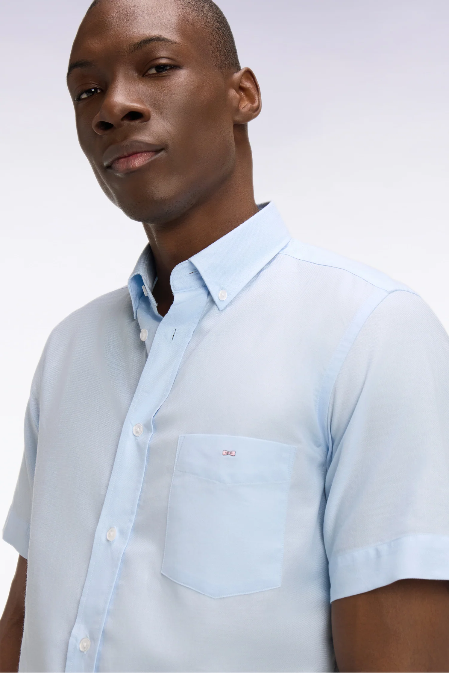 Chemise à manches courtes en piqué coton bleu ciel - Image 4