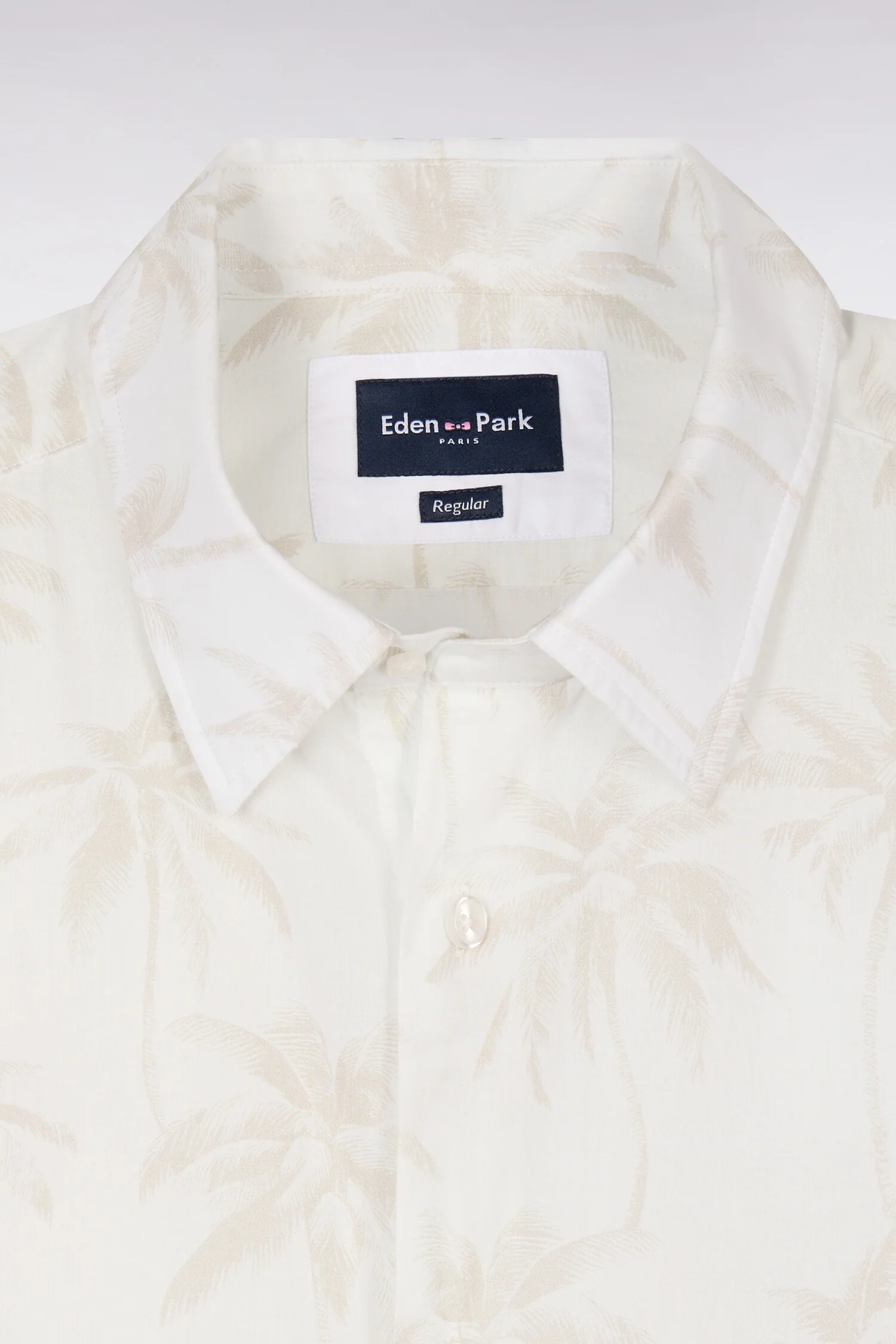 Chemise en coton blanche imprimé palmier beige coupe regular - Image 6