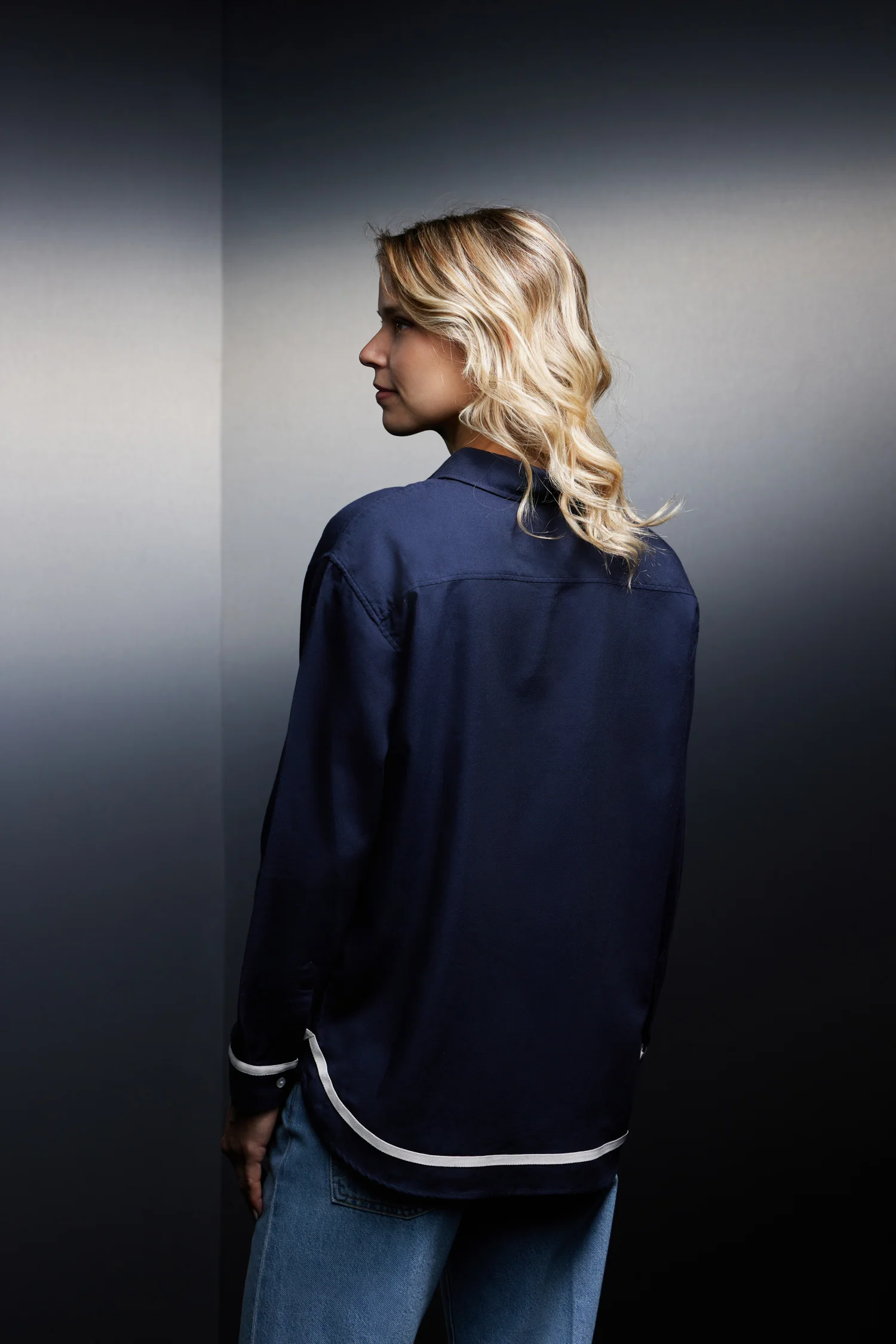 Chemise en coton marine à galons écrus upcyclée Pap'Atelier - Image 3