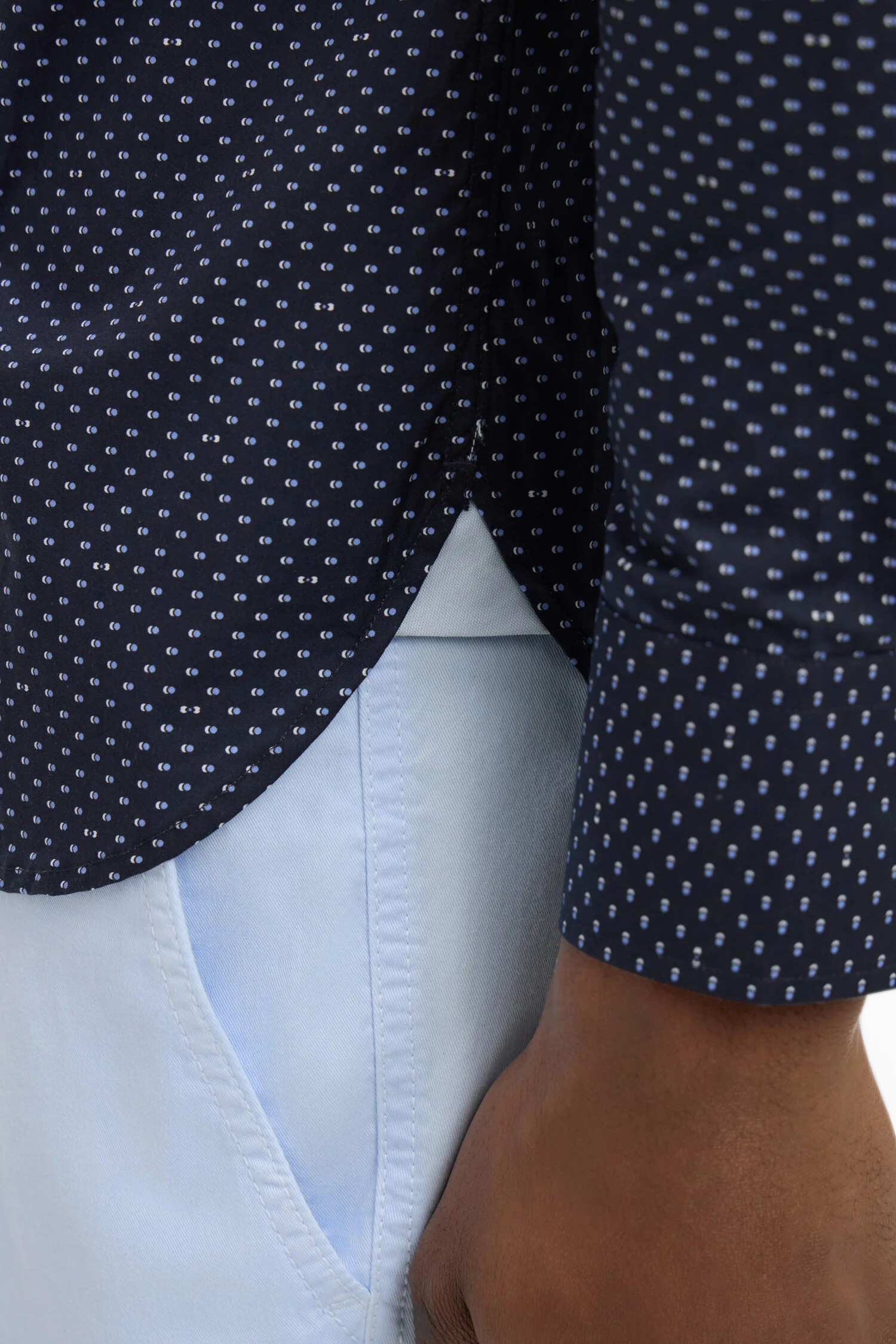 Chemise en popeline de coton bleu ciel à micromotifs coupe regular - Image 4