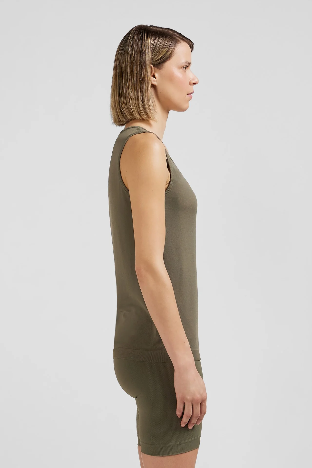 Débardeur de sport kaki - Image 3