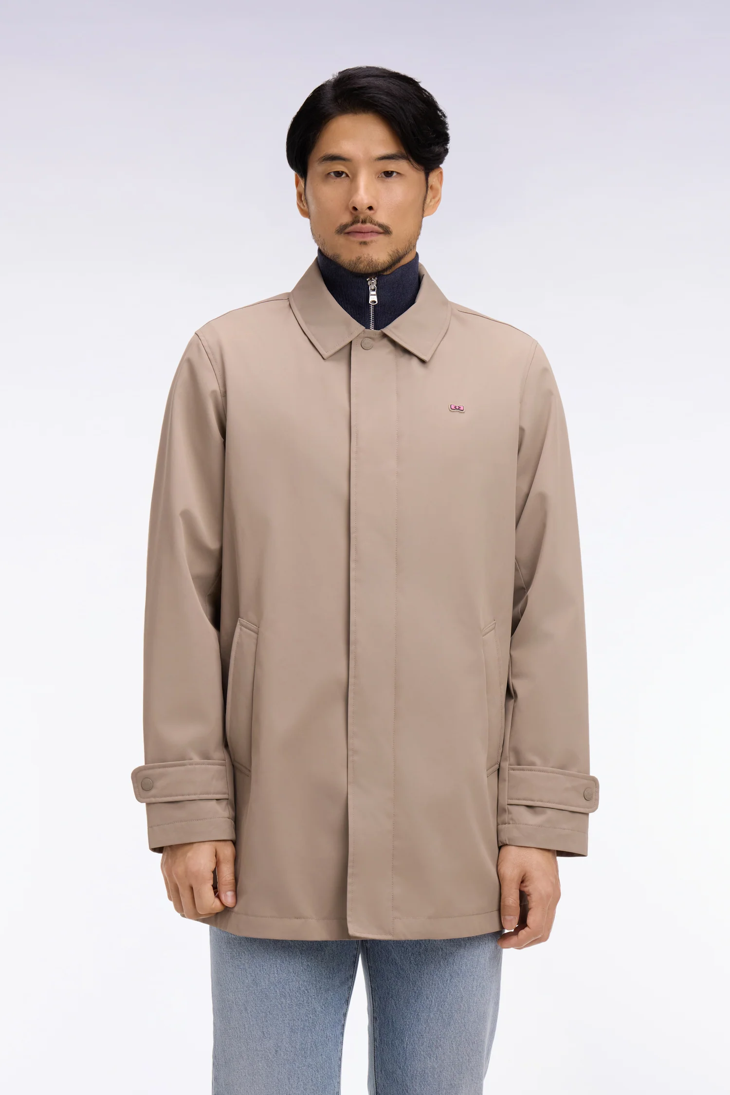 Imperméable court en nylon grège - Image 3