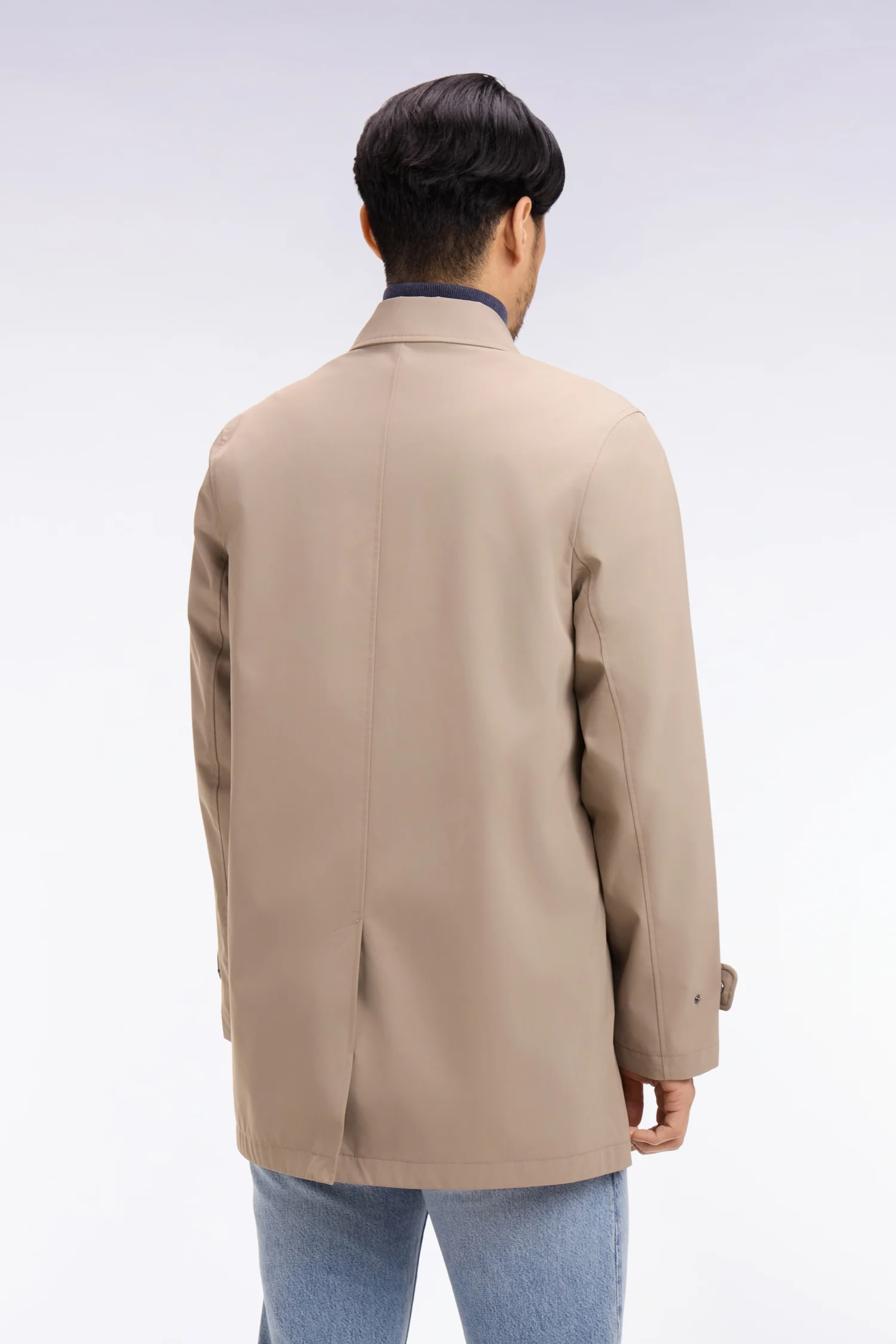 Imperméable court en nylon grège - Image 5