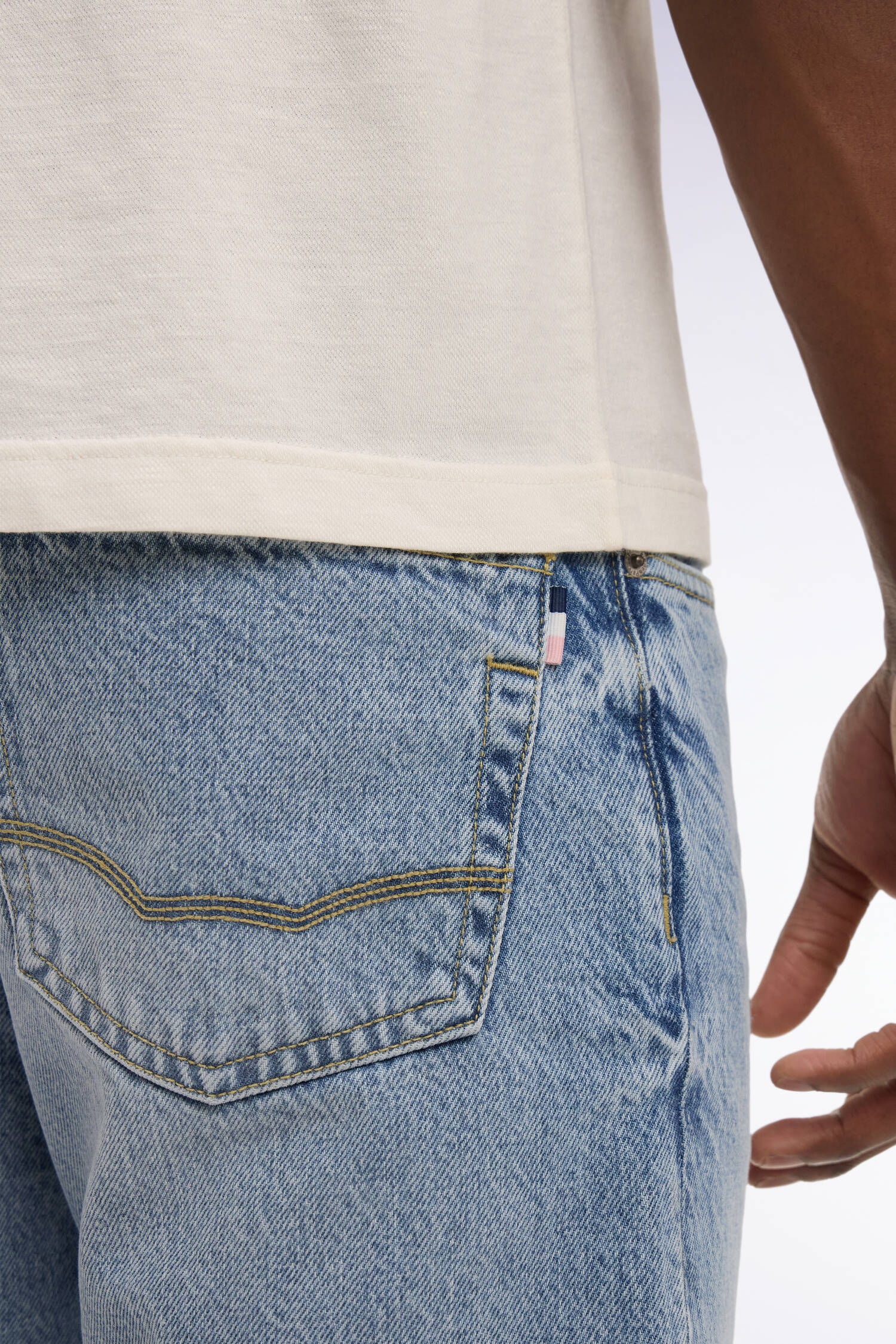 Jean en denim stretch bleu foncé stone bleach coupe regular - Image 4