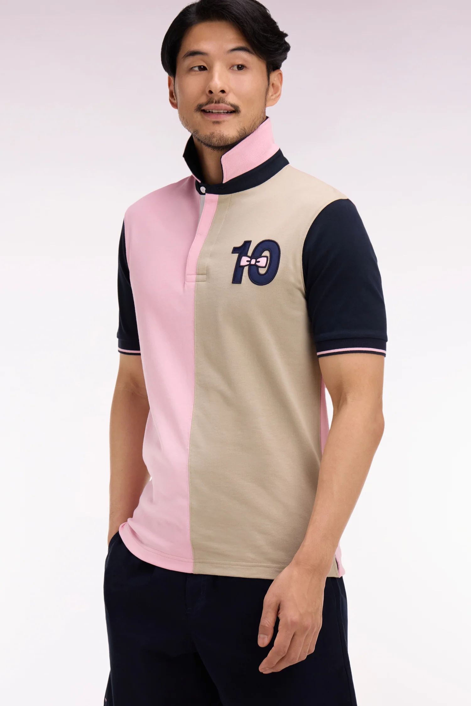 Maillot à manches courtes en coton bicolore rose et beige broderie 10 coupe Regular