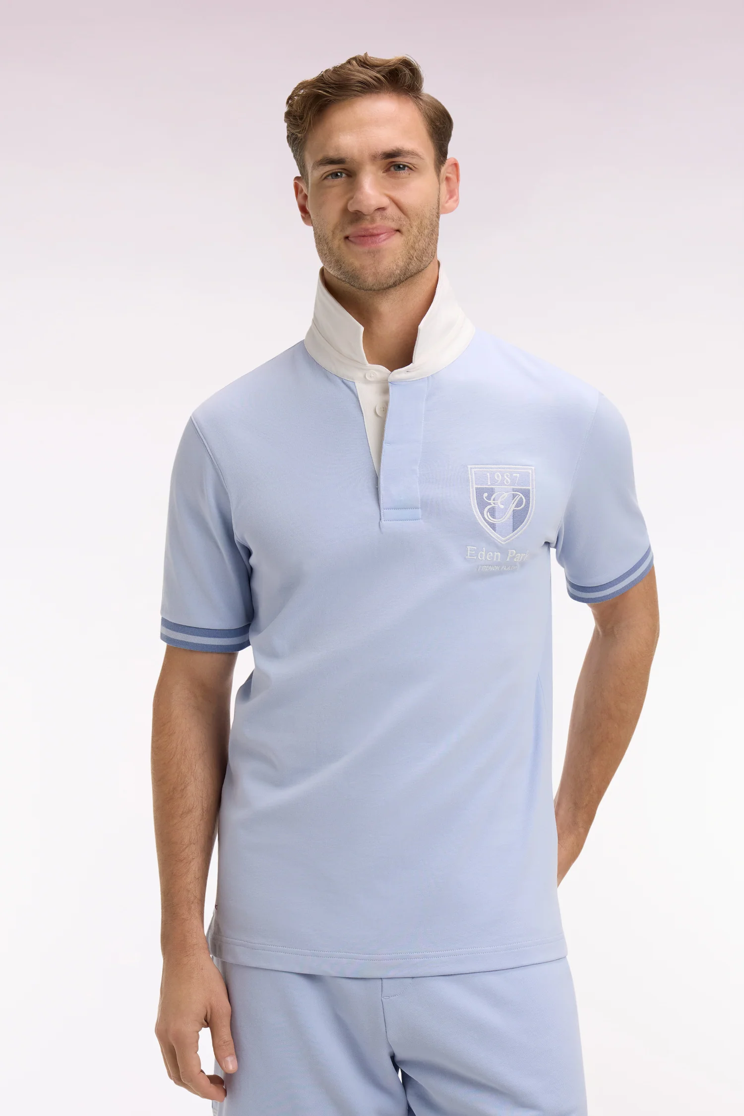 Maillot à manches courtes en jersey de coton ciel écusson brodé coupe regular - Image 3