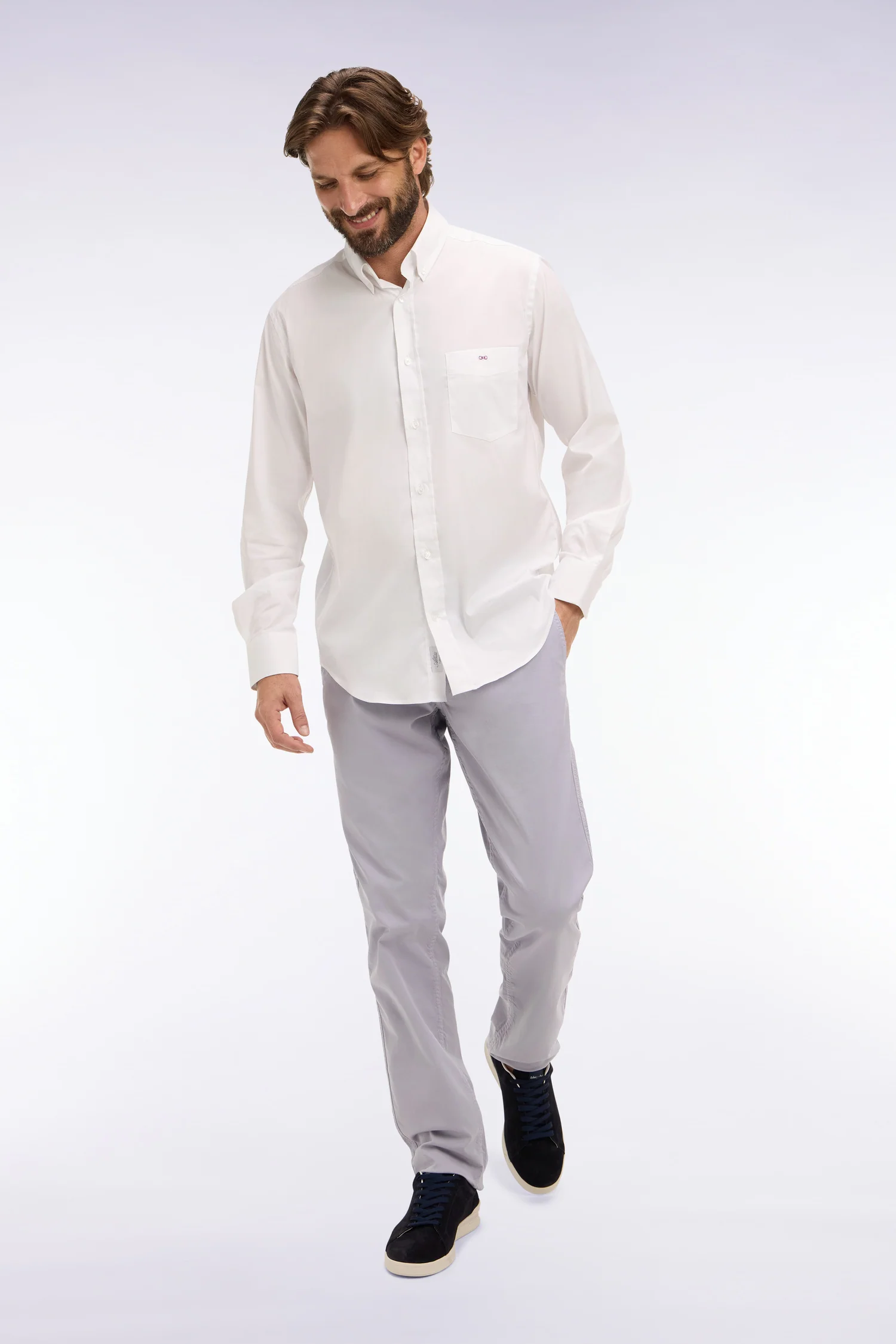 Pantalon chino regular en coton stretch gris