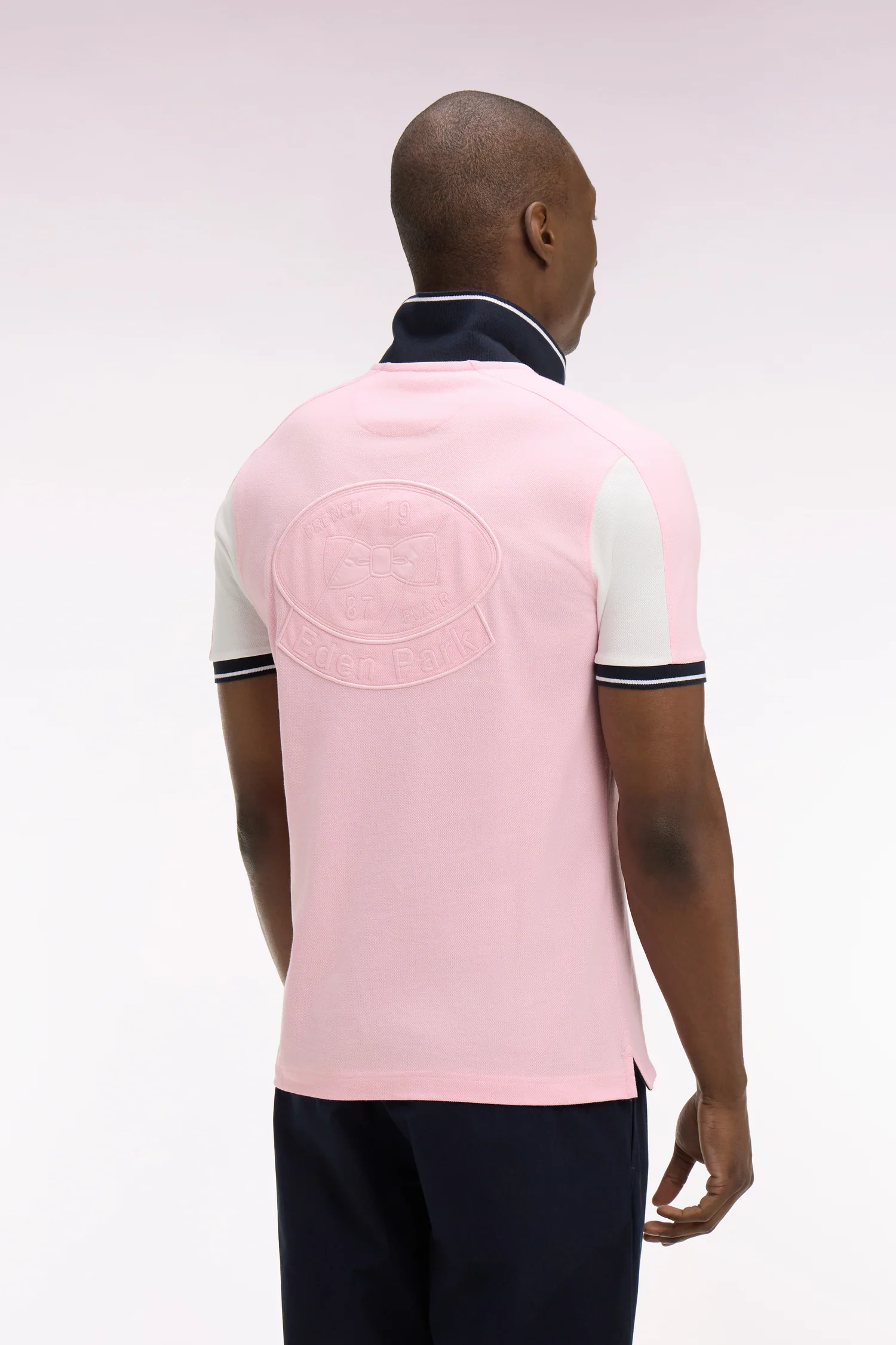 Polo à manches courtes en coton rose brodé coupe regular - Image 5