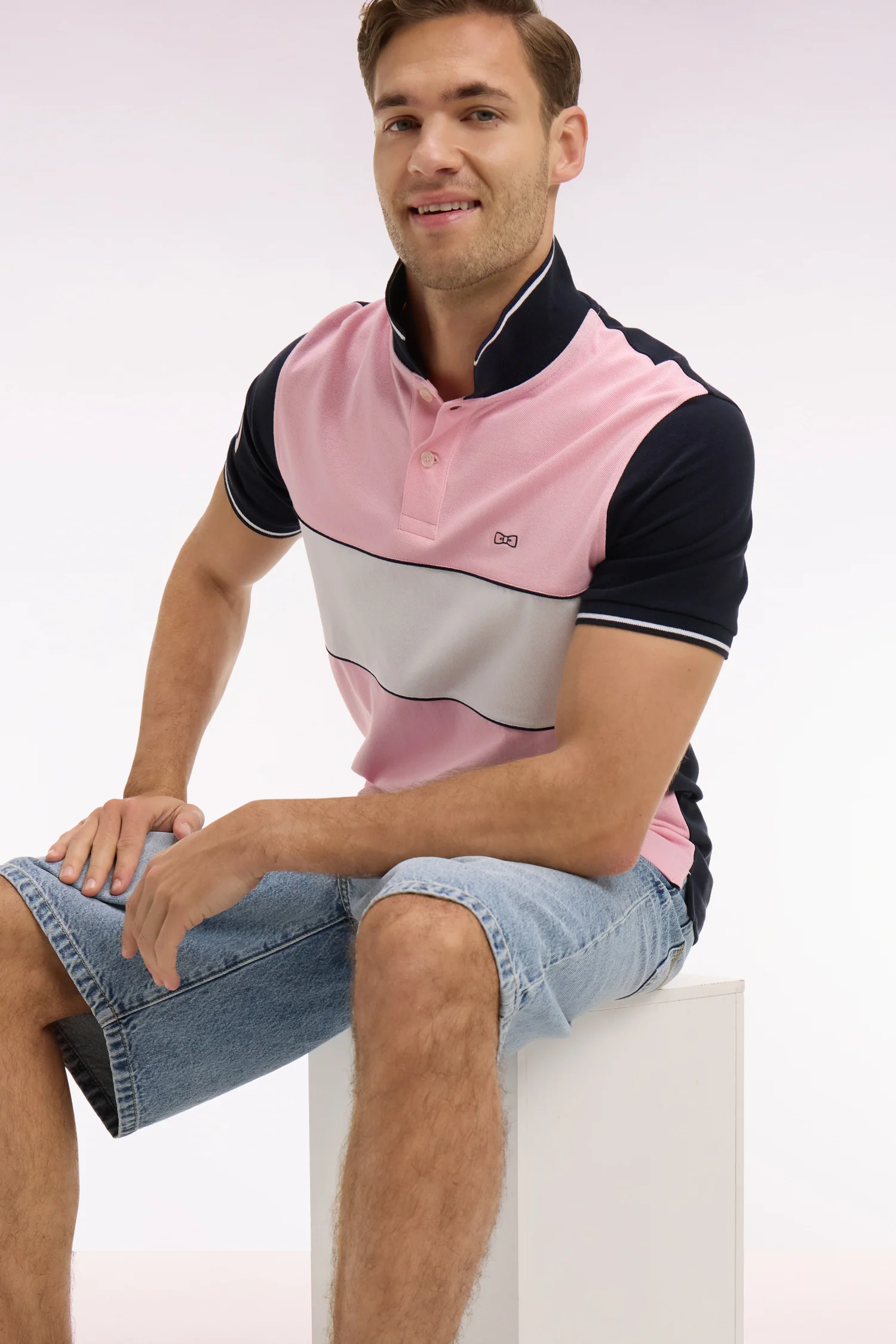 Polo à manches courtes en coton rose et marine coupe regular - Image 3