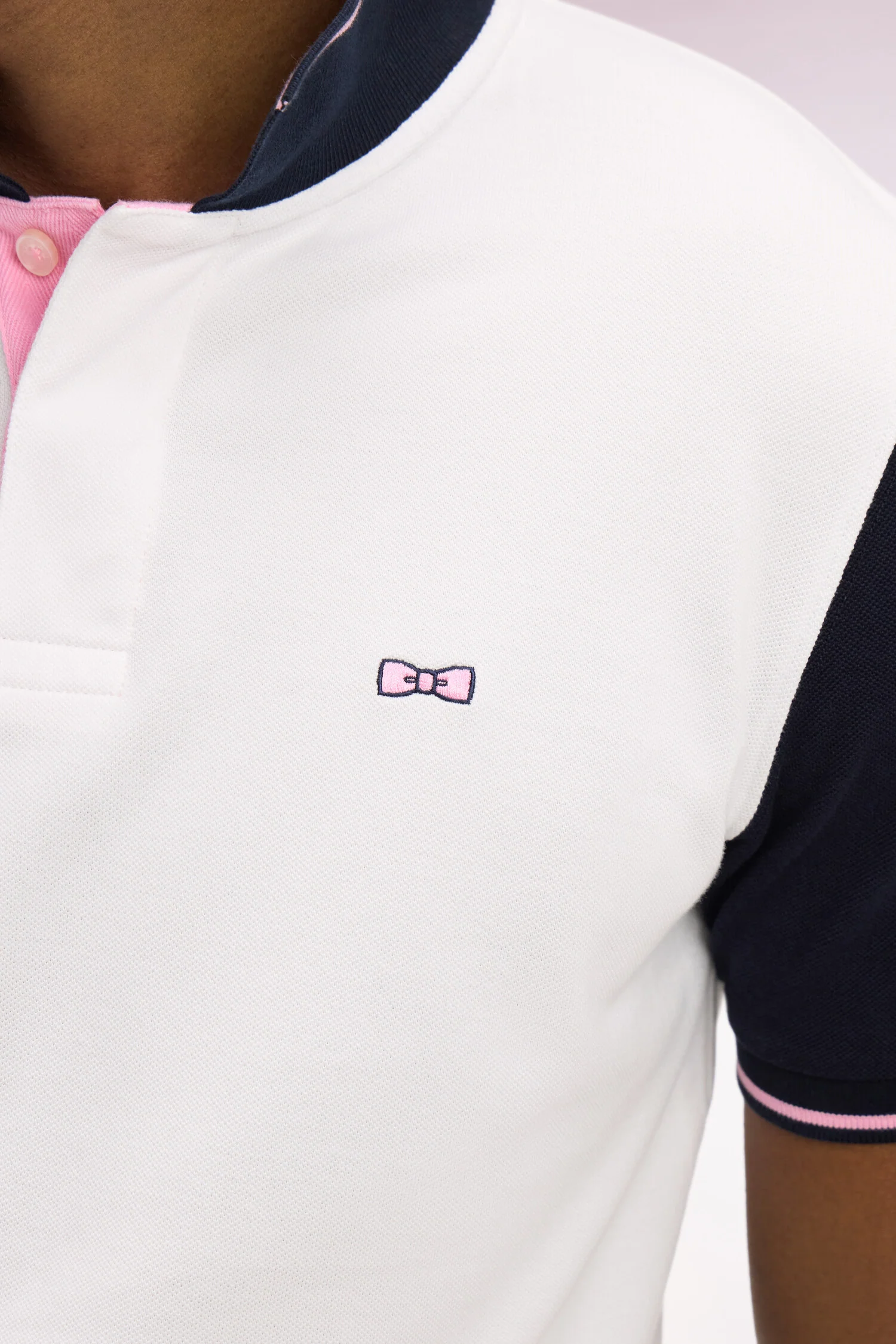 Polo à manches courtes en piqué coton blanc broderie dos - Image 4