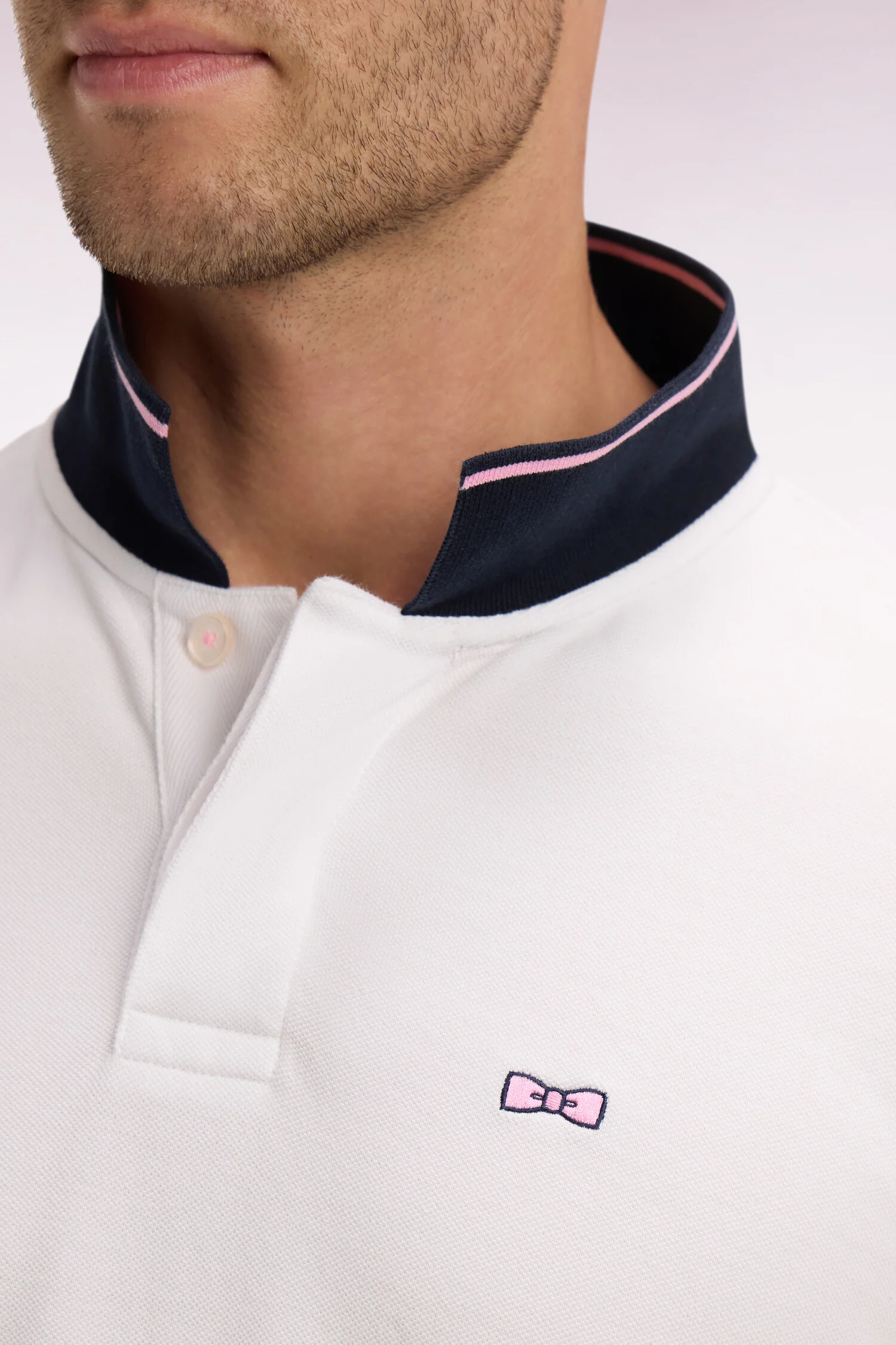 Polo à manches courtes en piqué coton blanc broderie marine - Image 4