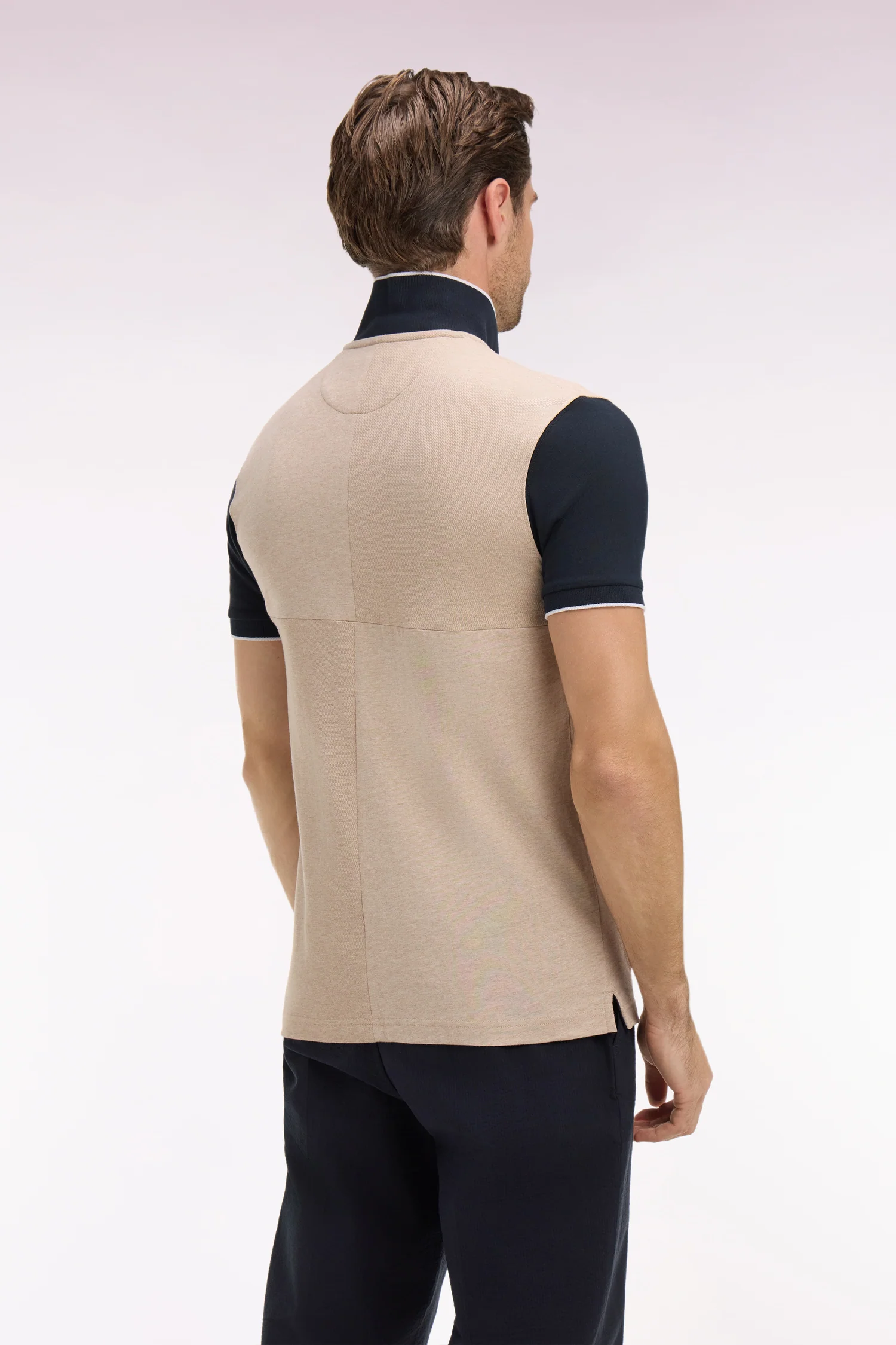 Polo manches courtes bicolore en coton beige à découpes coupe regular - Image 5