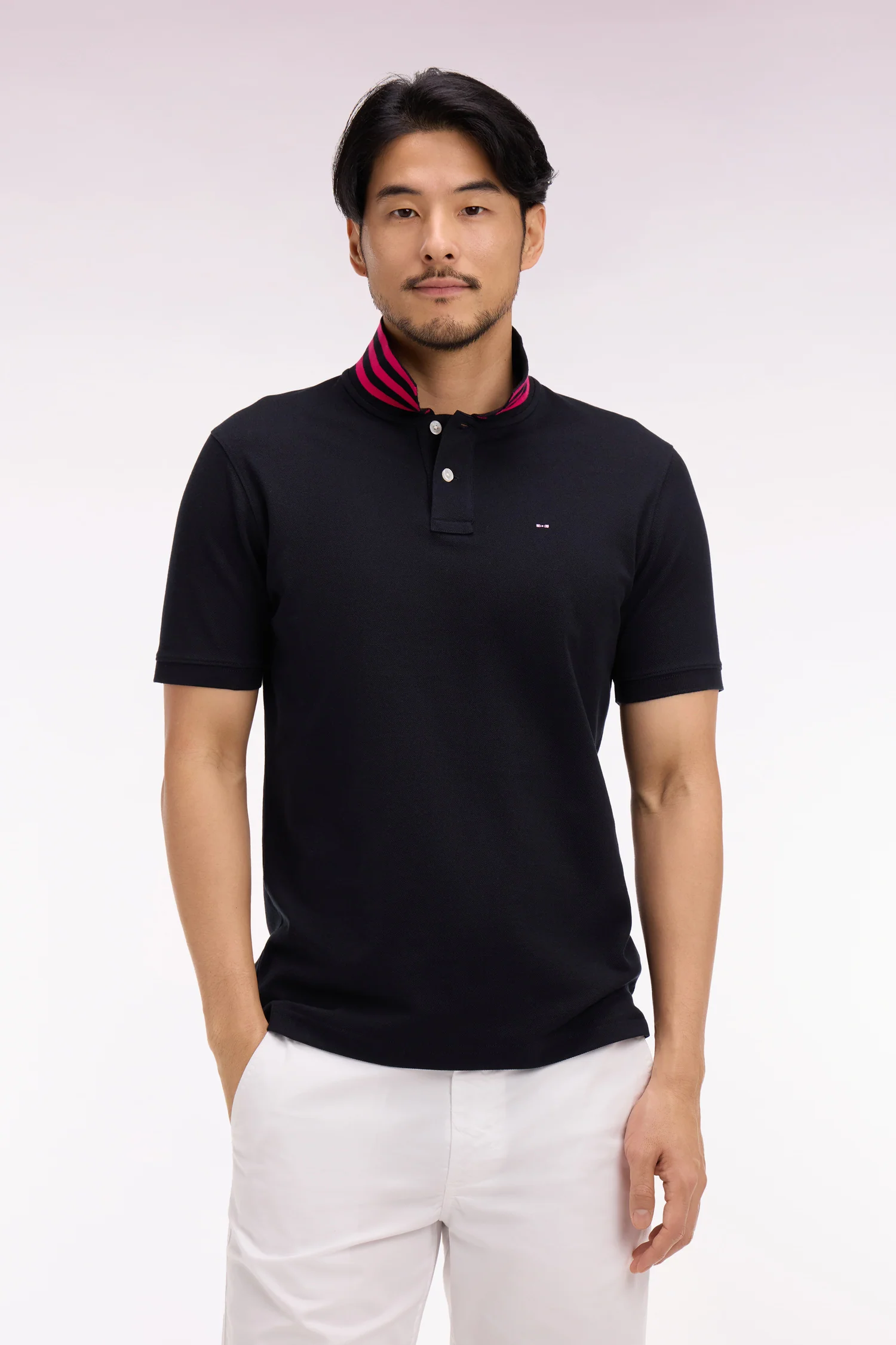 Polo manches courtes en piqué coton noir dessous de col rayé coupe slim - Image 3