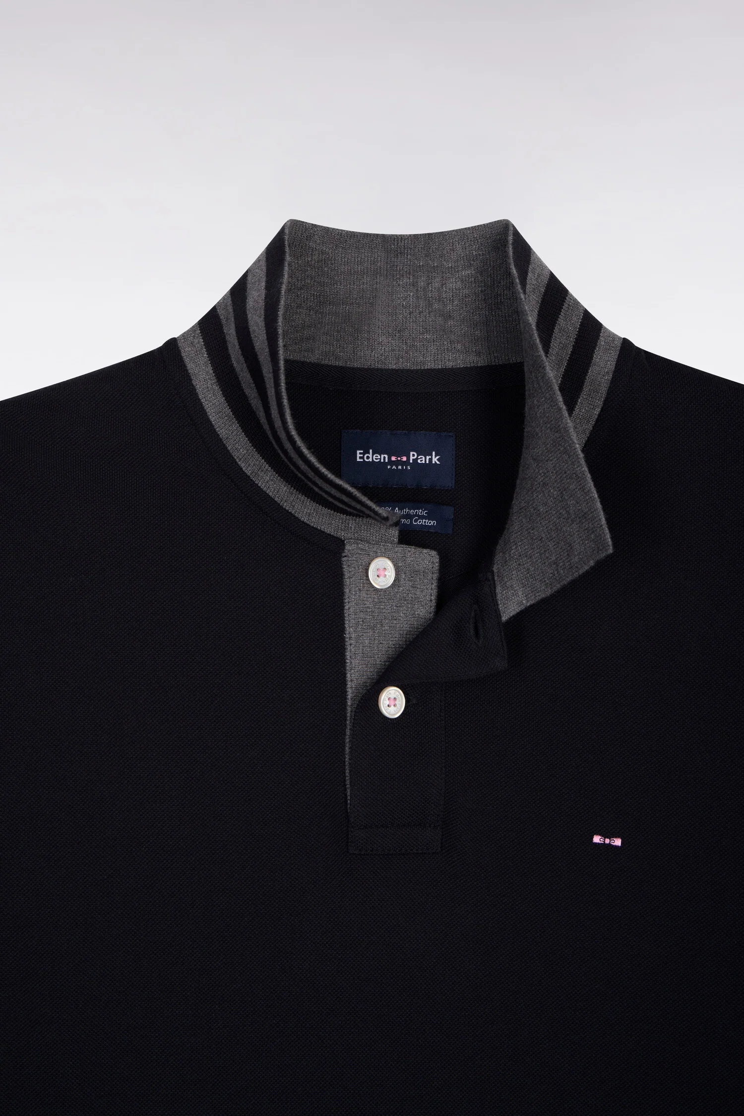 Polo manches longues noir en coton avec col contrasté - Image 7