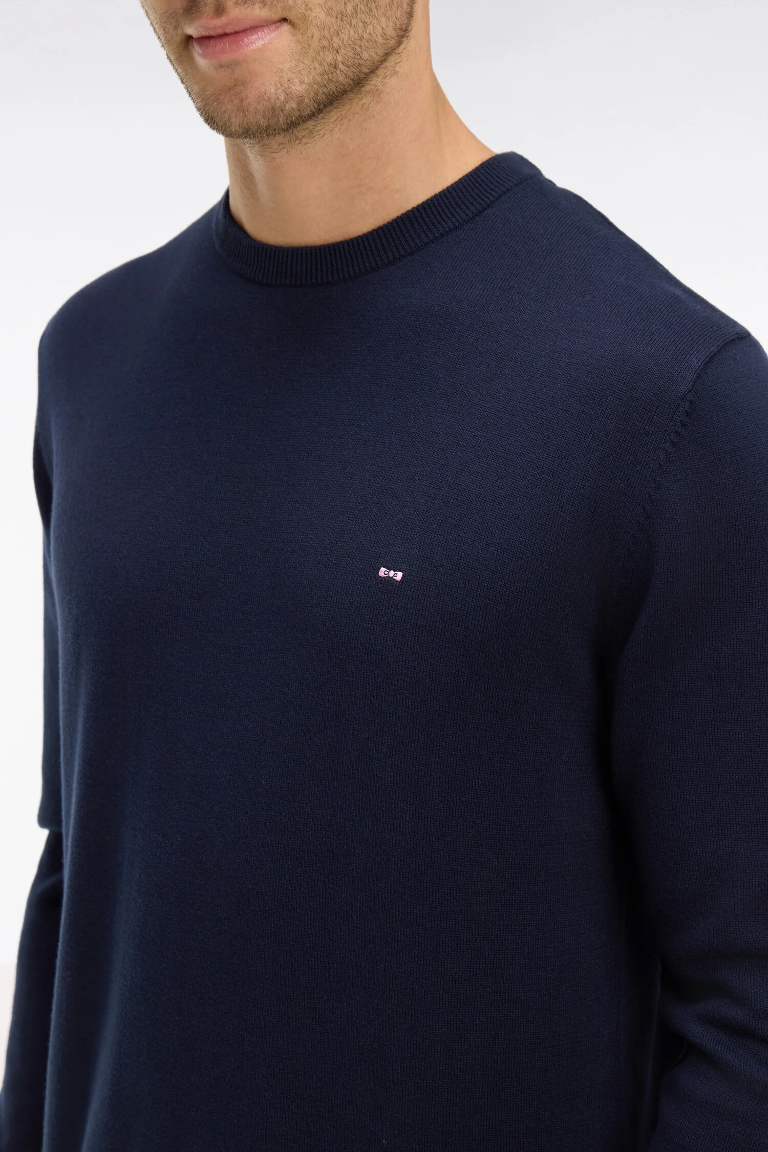 Pull bleu marine à col rond en coton - Image 4
