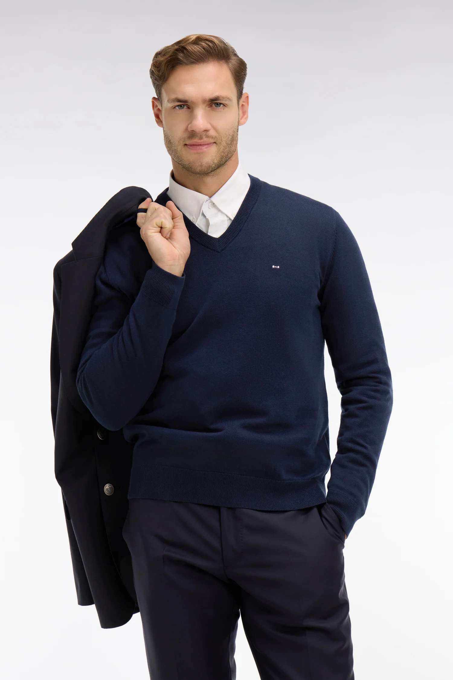 Pull bleu marine à col V en coton