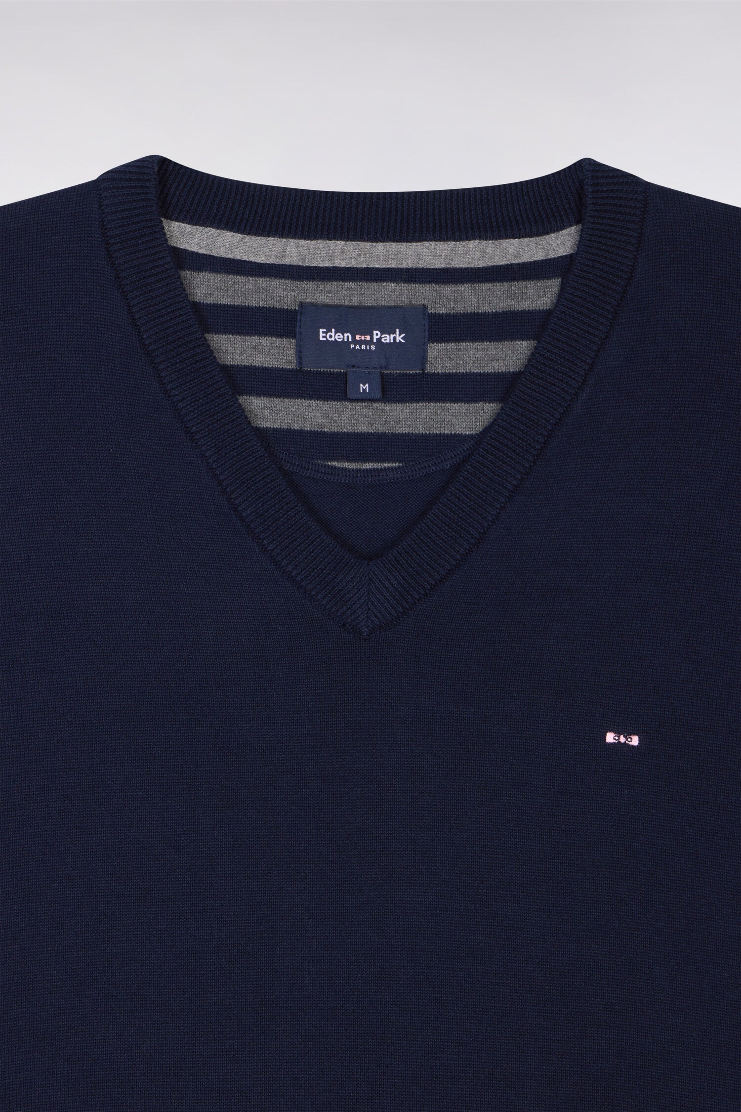 Pull bleu marine à col V en coton - Image 6