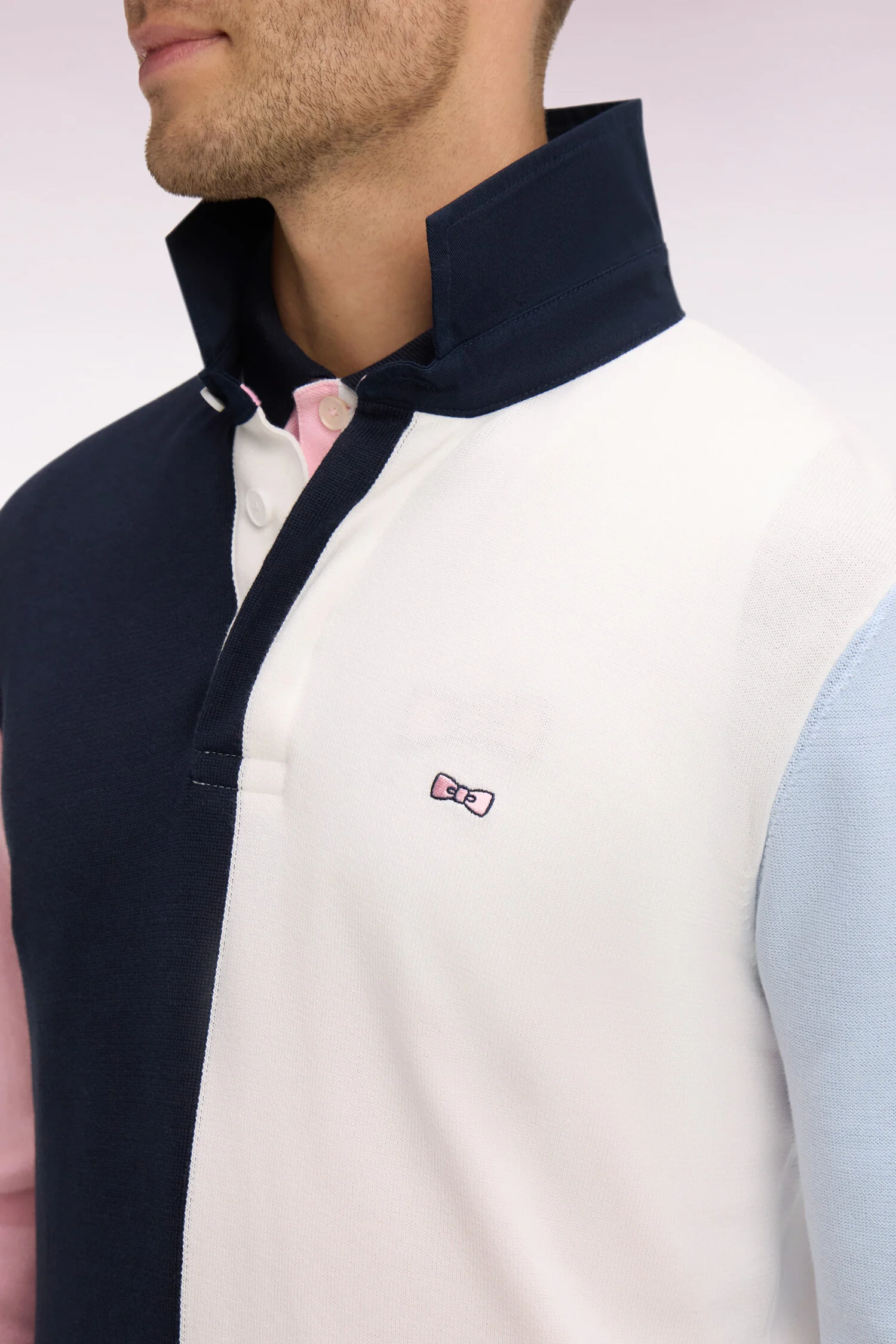 Pull col maillot en coton marine et blanc à manches contrastées - Image 4