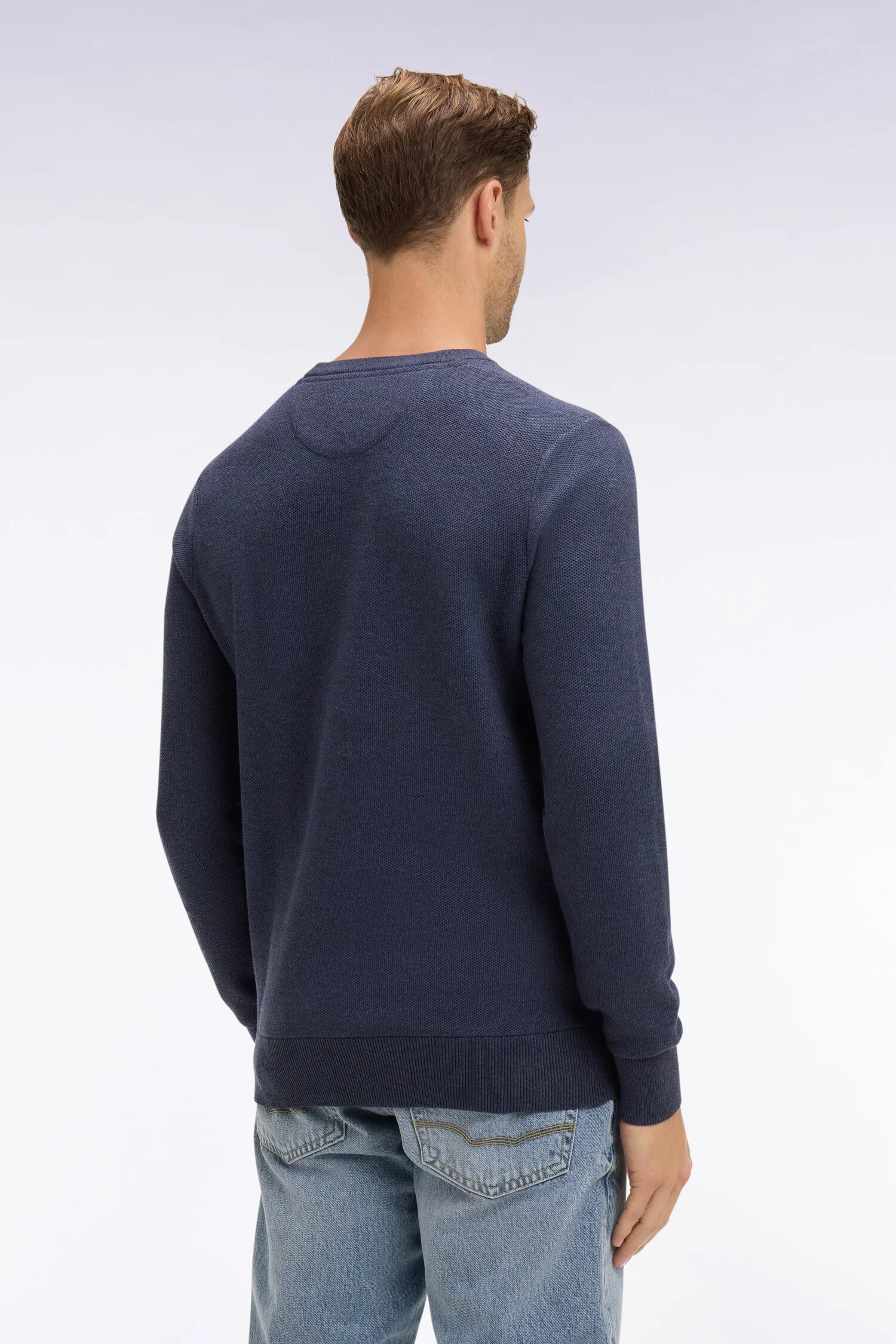 Pull col rond en coton bleu foncé - Image 5