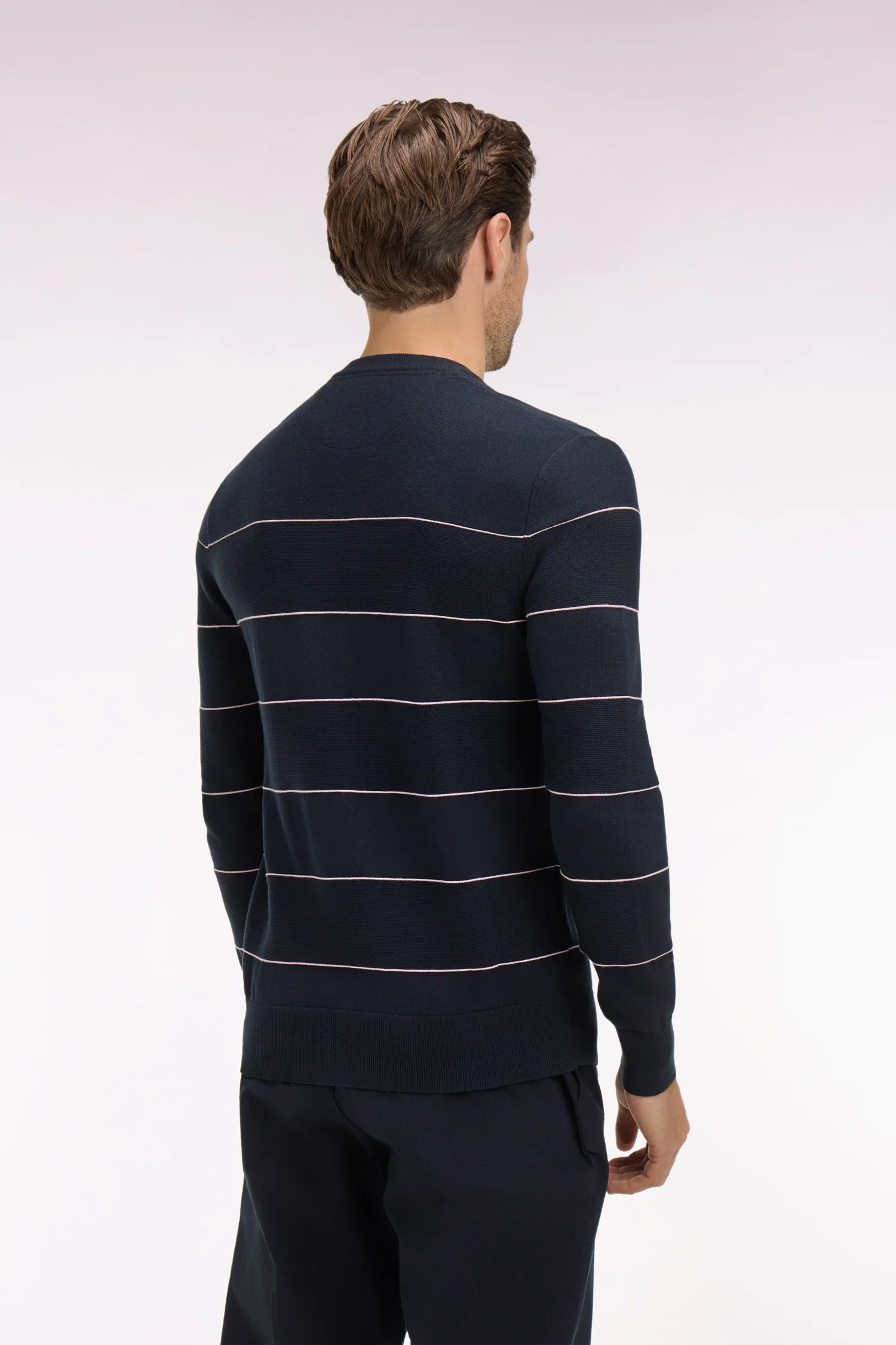 Pull col rond en coton marine rayé - Image 5