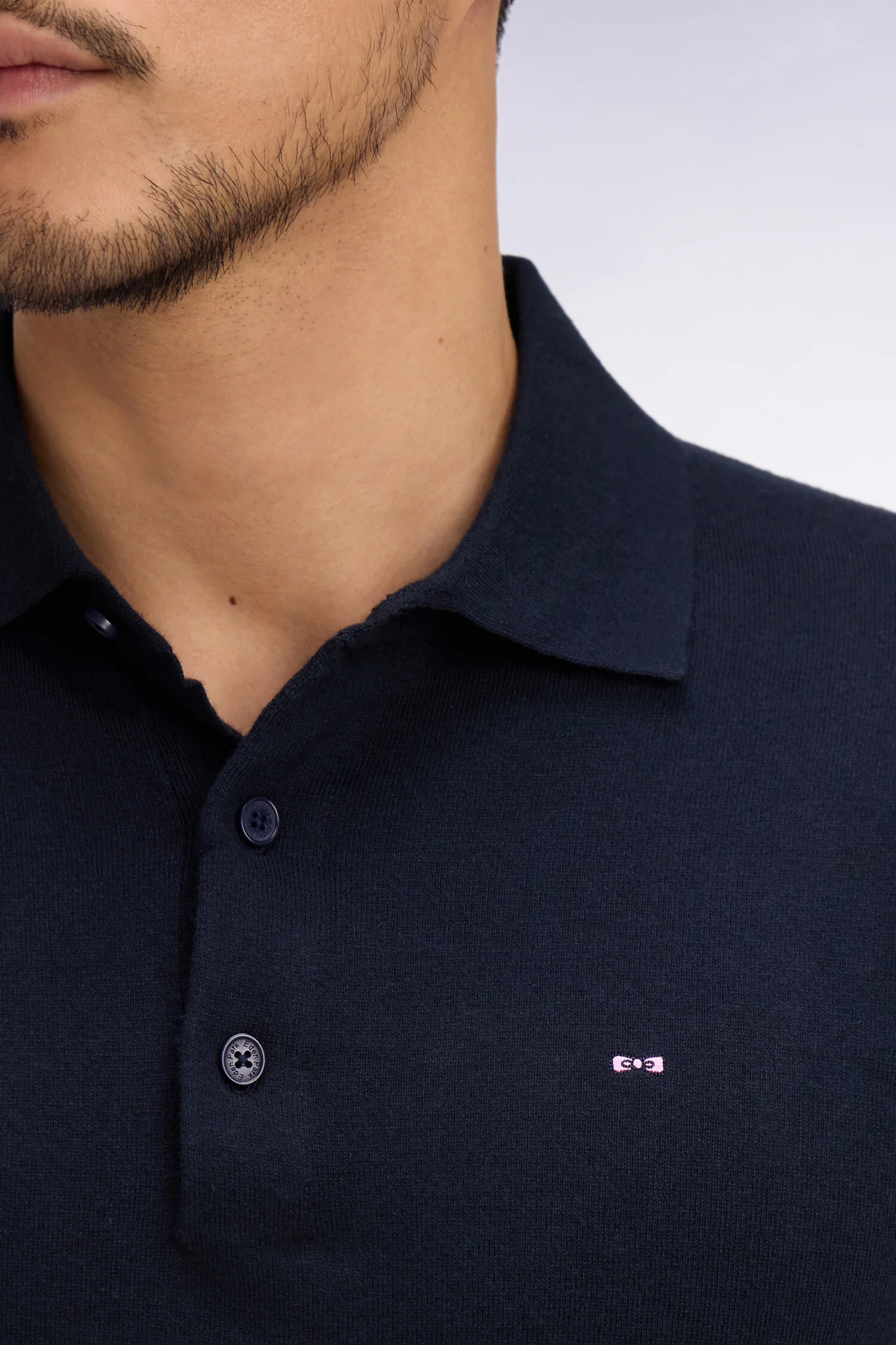 Pull manches courtes col polo en coton et soie mélangés marine - Image 4