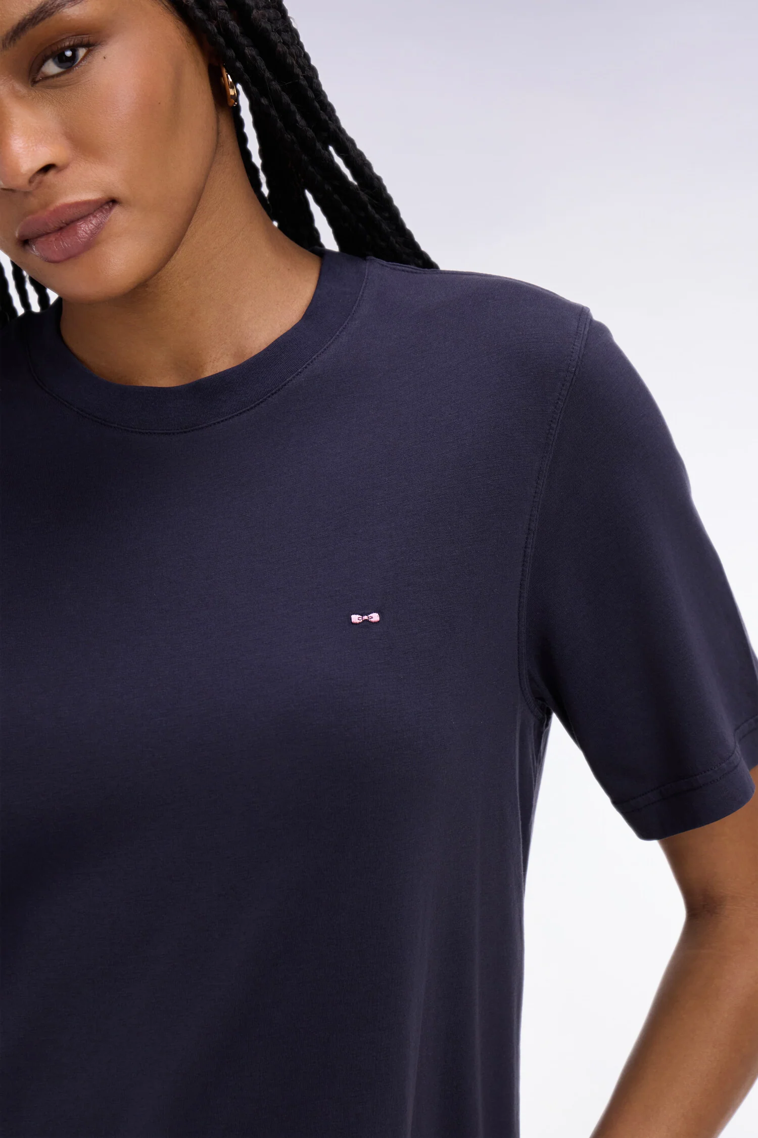 Robe T-shirt en lyocell et coton marine coupe droite - Image 4