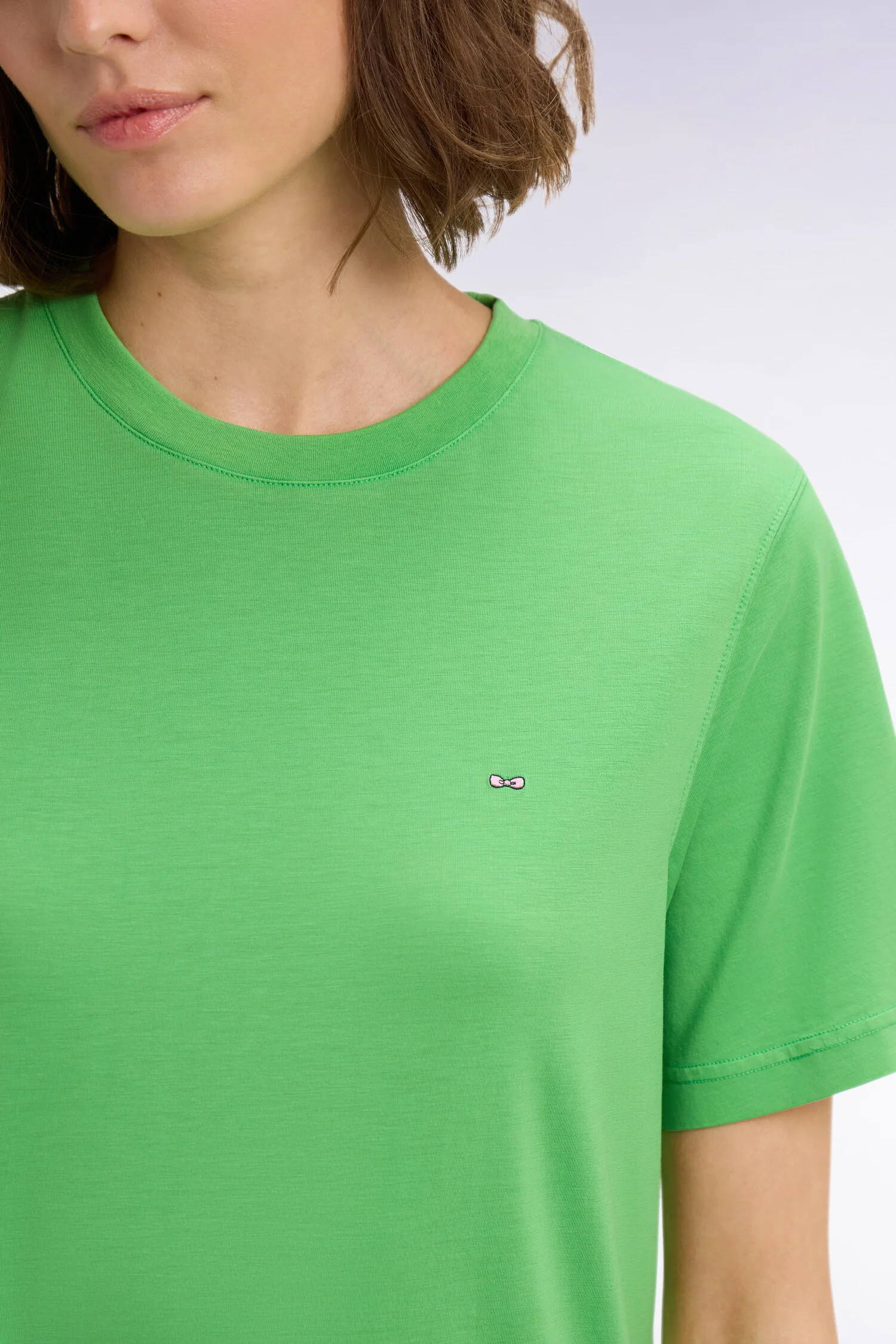 Robe T-shirt en lyocell et coton vert coupe droite - Image 4