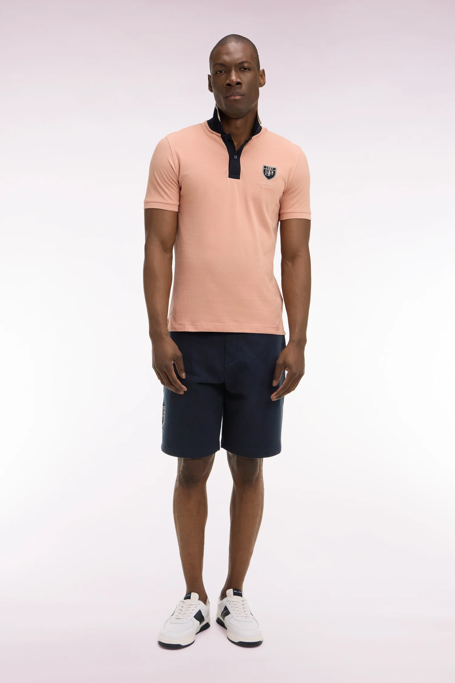 Short en molleton coton marine écusson brodé - Image 3
