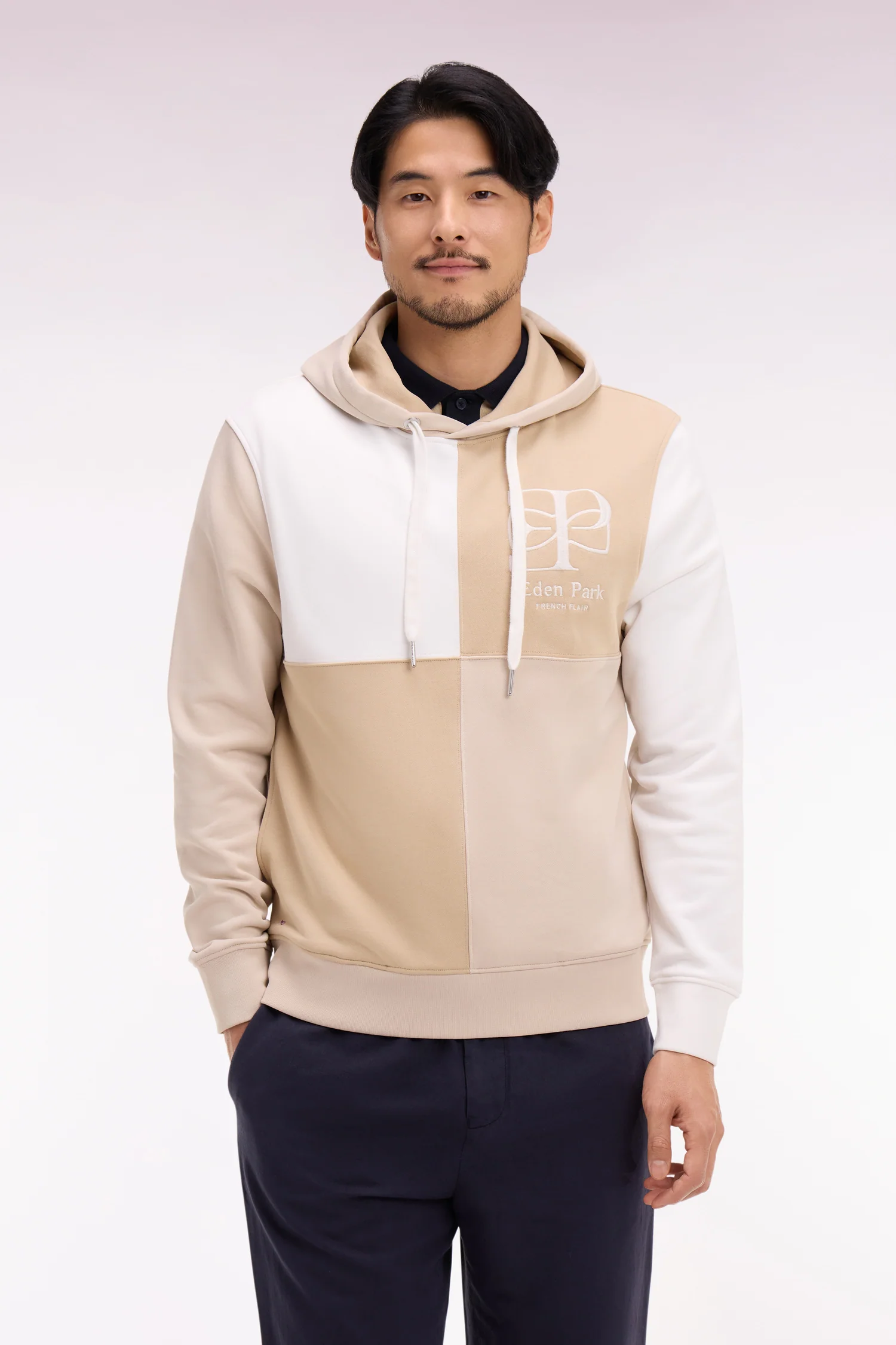 Sweatshirt à capuche en molleton beige colorblock cadrans coupe regular - Image 3