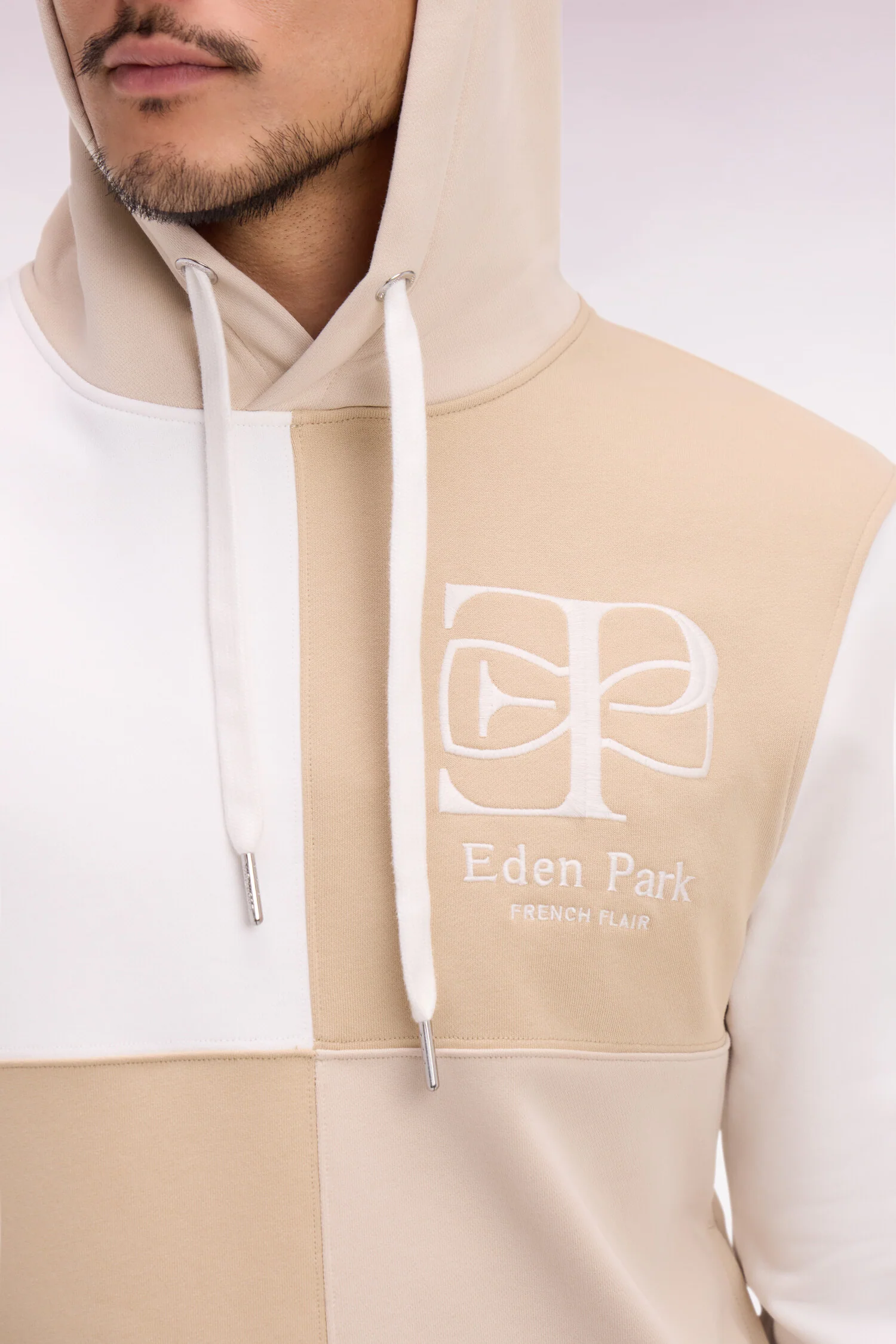 Sweatshirt à capuche en molleton beige colorblock cadrans coupe regular - Image 4