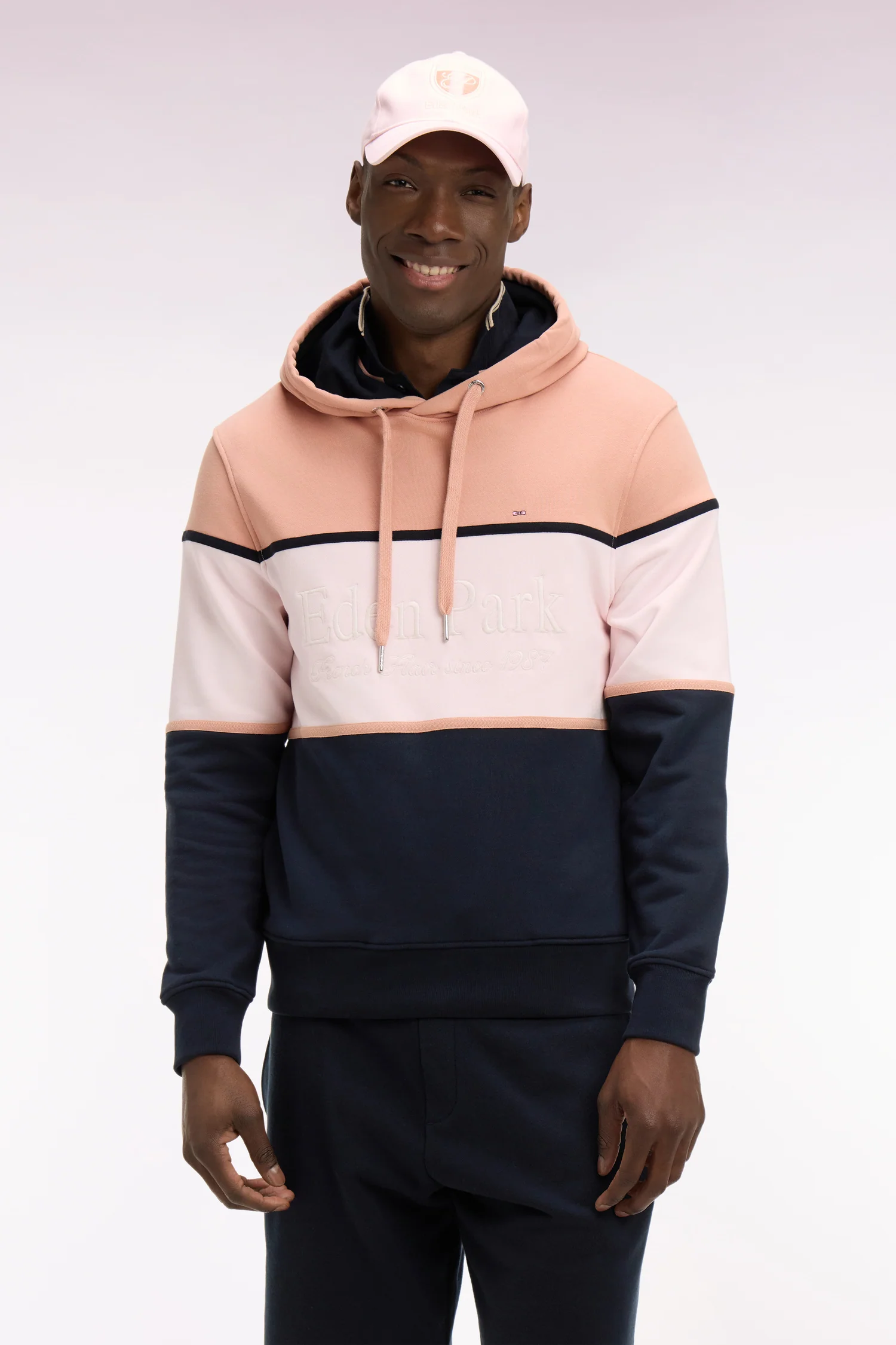 Sweatshirt à capuche rose à découpes pastel brodées coupe regular - Image 3