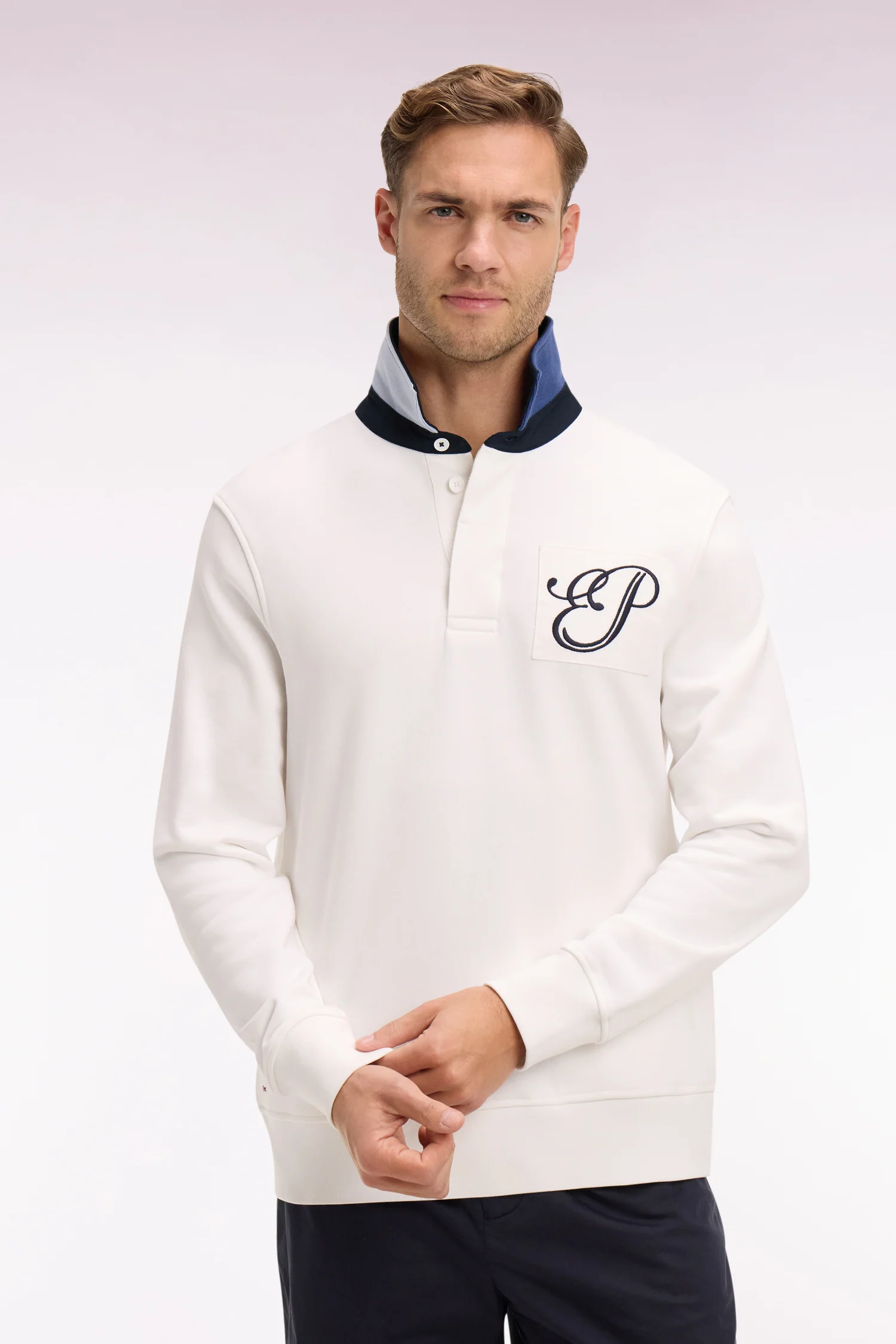 Sweatshirt à col maillot en molleton écru brodé coupe regular - Image 3