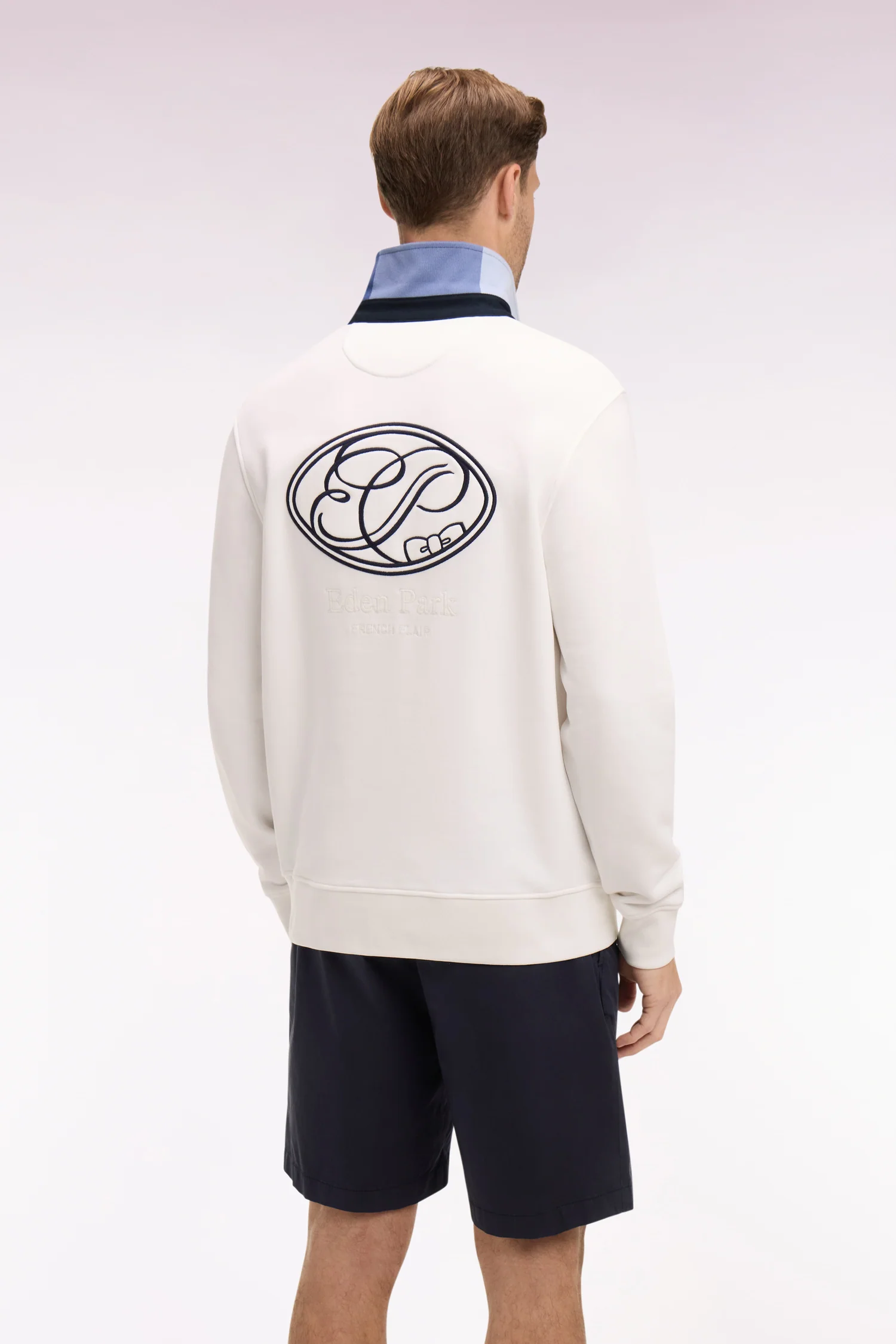Sweatshirt à col maillot en molleton écru brodé coupe regular - Image 5