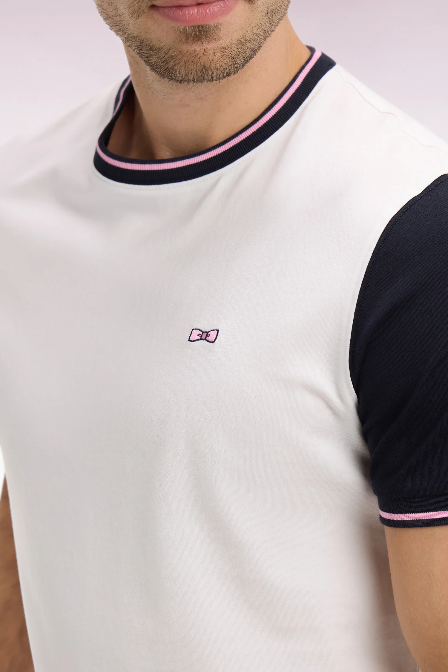 T-shirt à manches courtes en coton blanc manches marine coupe regular - Image 4