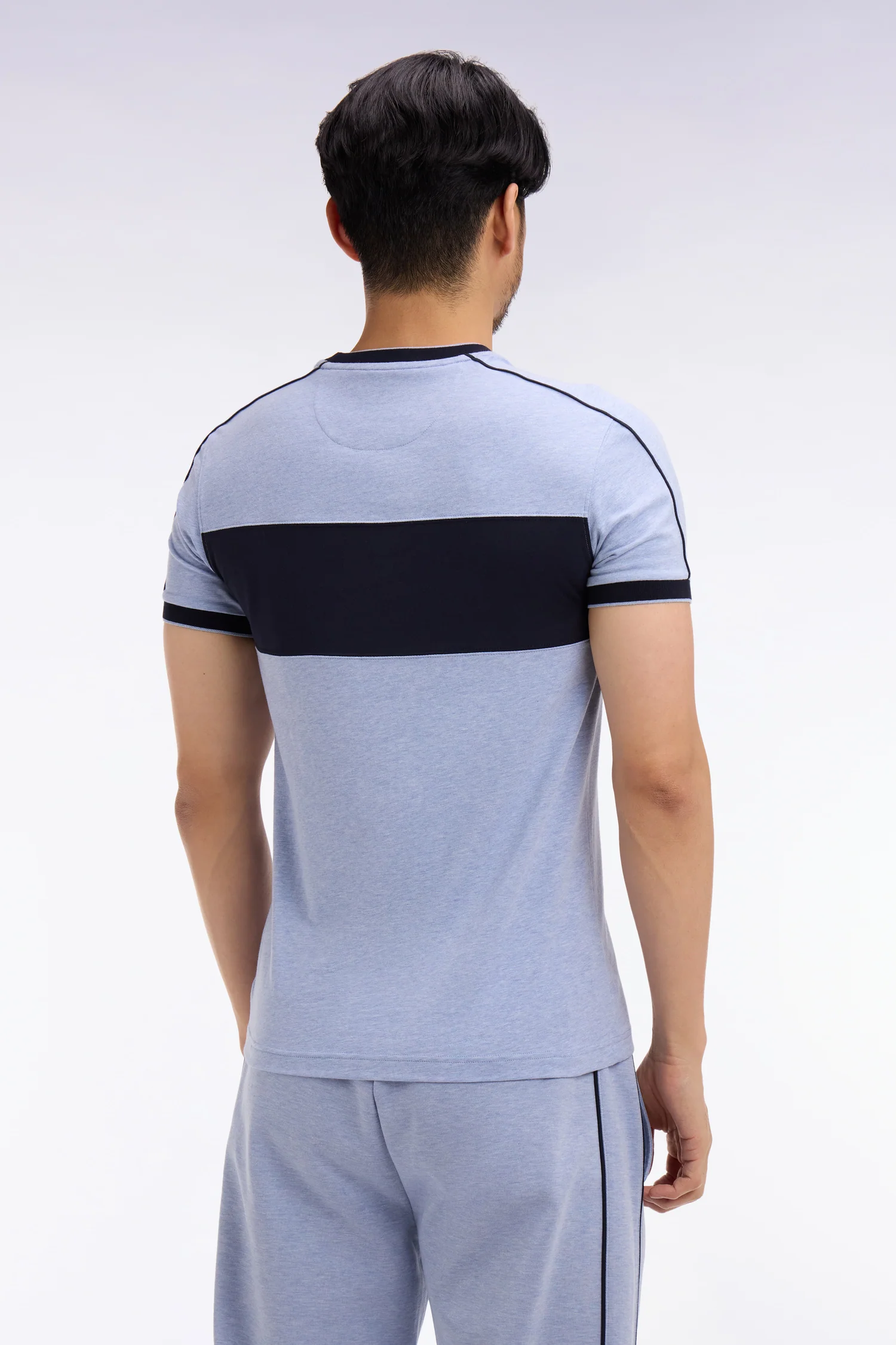 T-shirt à manches courtes en coton stretch bleu ciel à découpes coupe slim - Image 5
