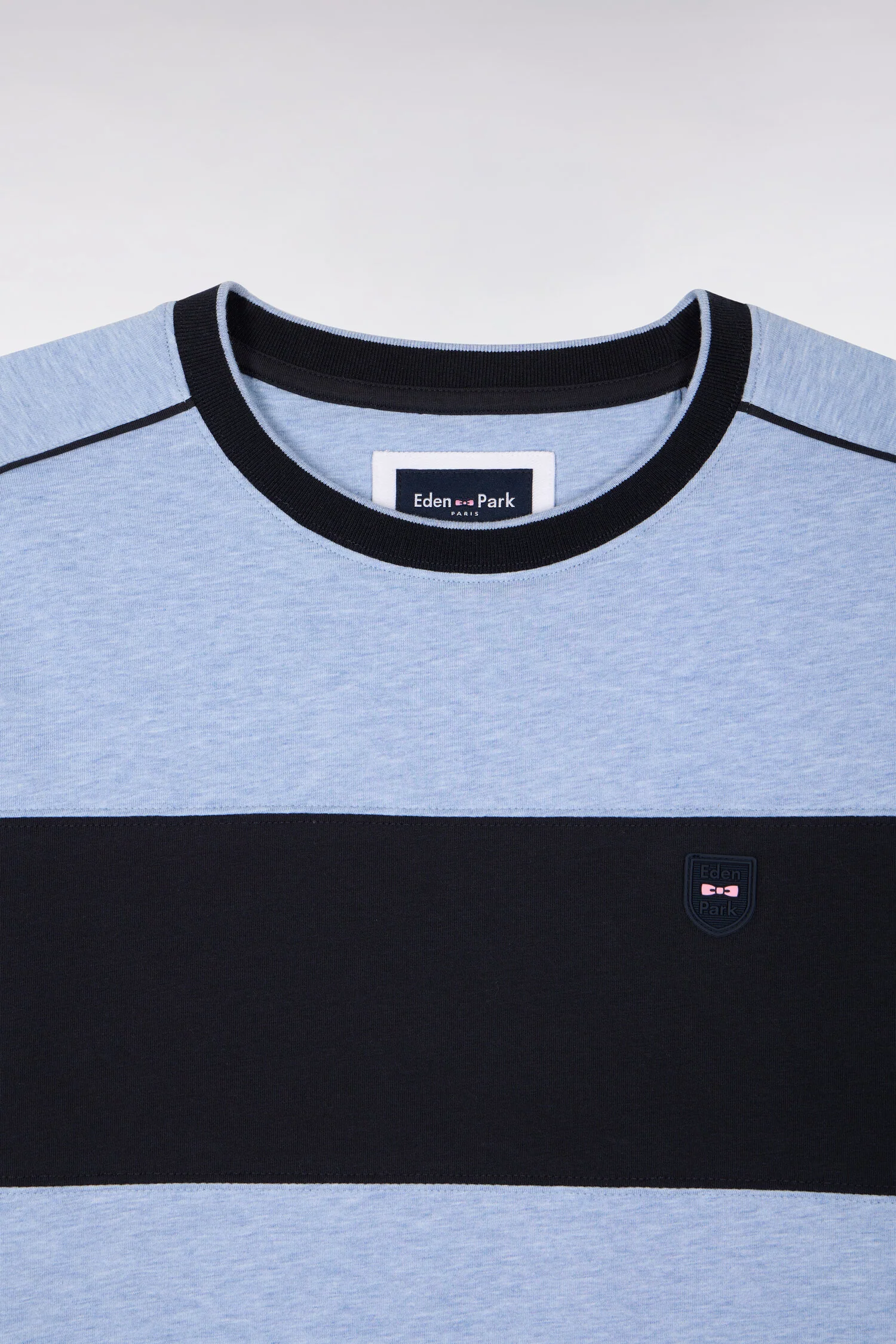 T-shirt à manches courtes en coton stretch bleu ciel à découpes coupe slim - Image 6