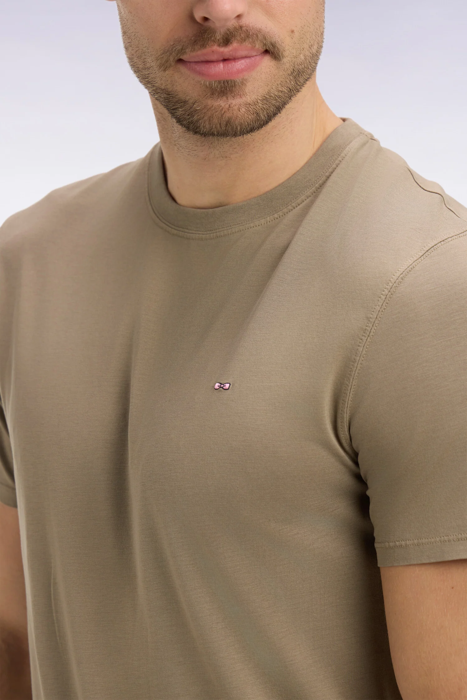 T-shirt à manches courtes en lyocell et coton marron coupe regular - Image 4