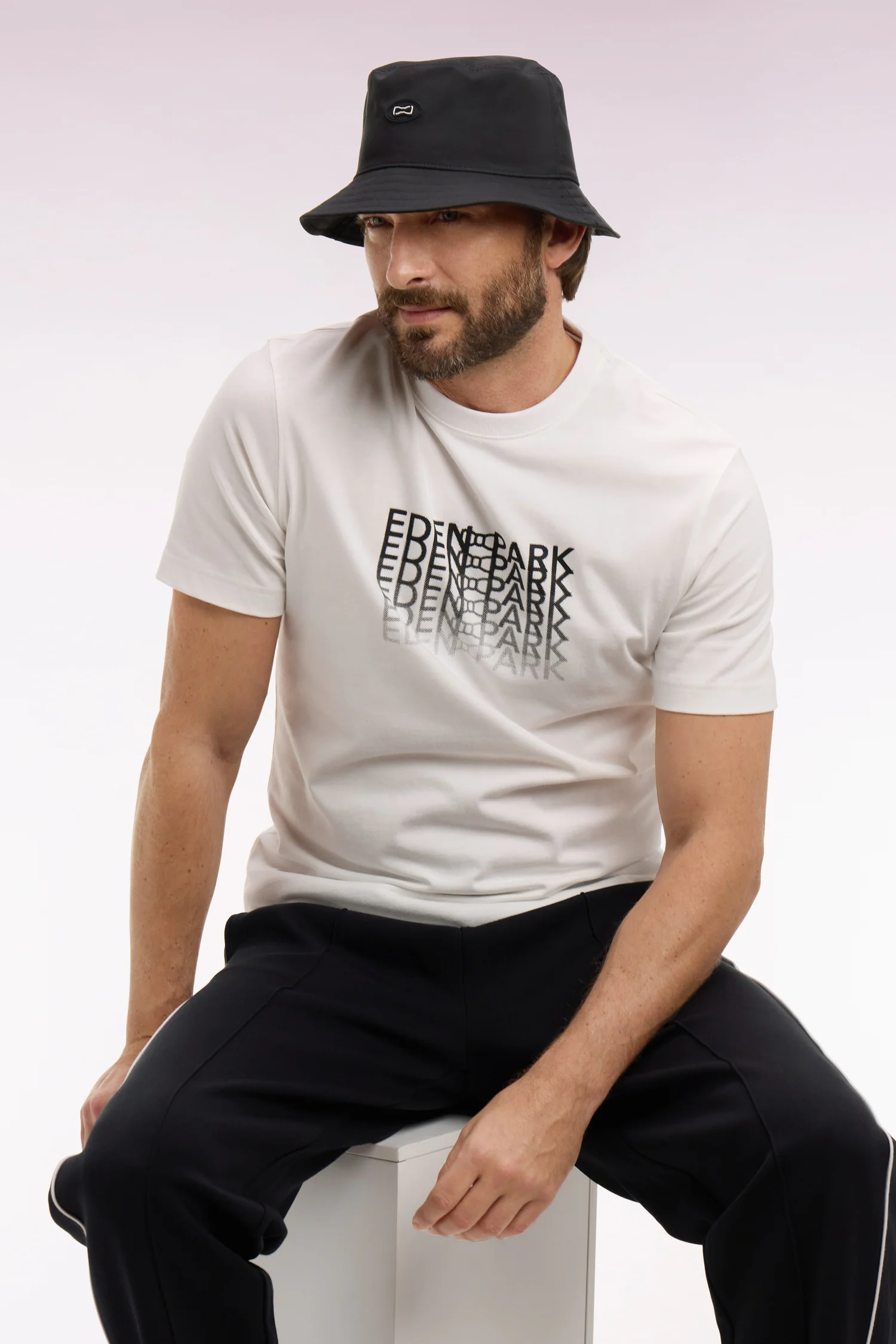 T-shirt à manches courtes sérigraphié noir coupe regular