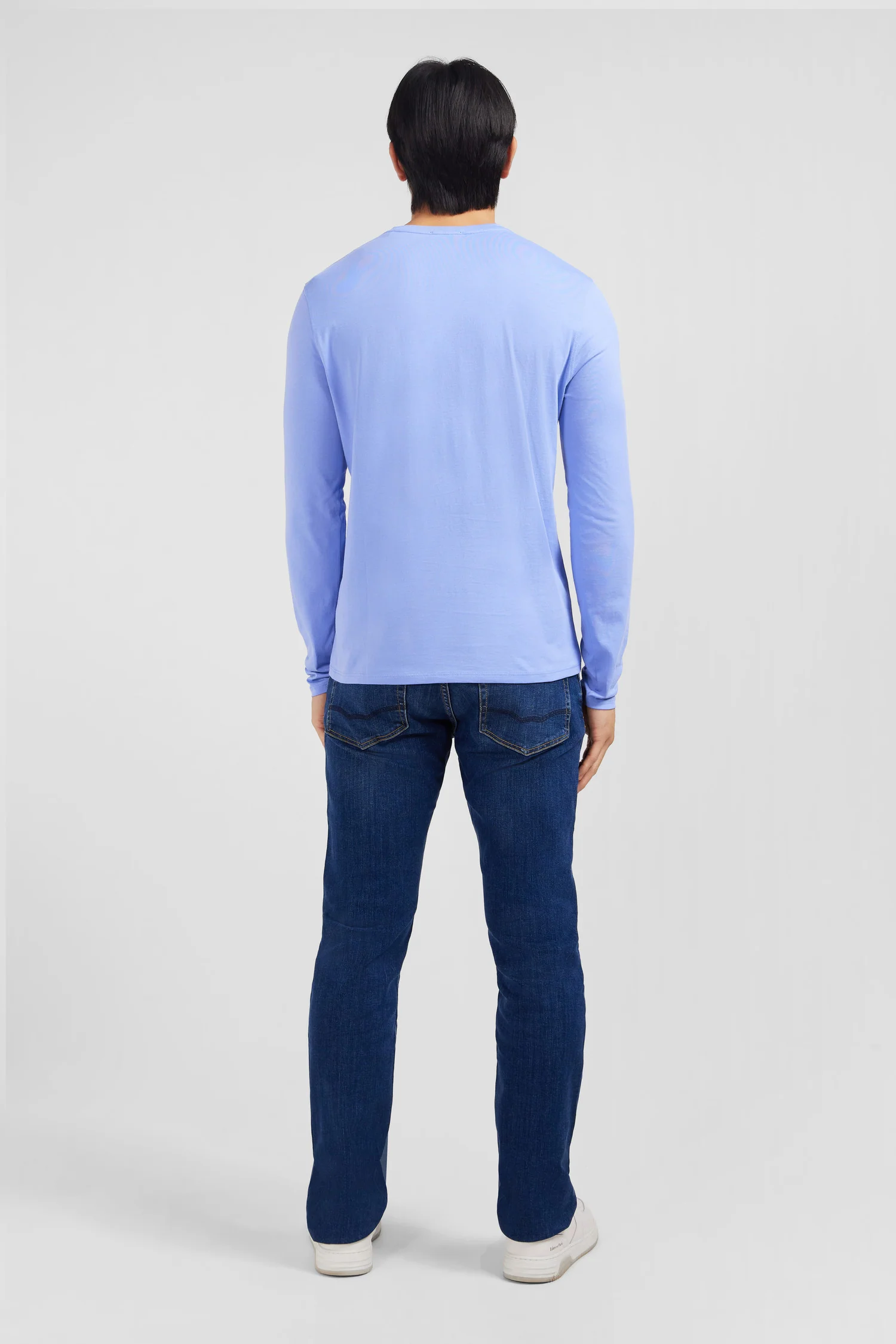 T-shirt bleu col V à manches longues - Image 6
