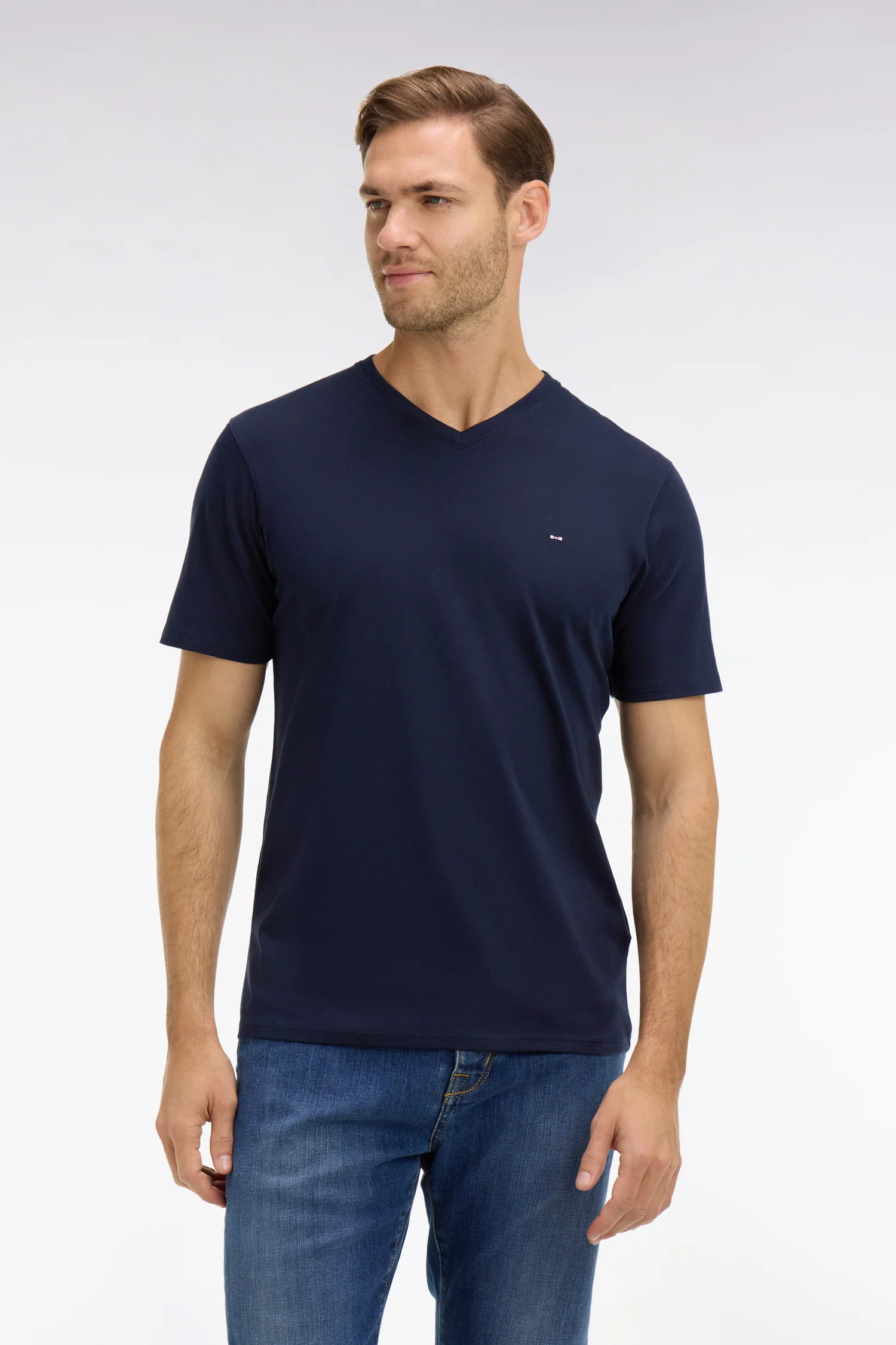 T-shirt bleu marine col V à manches courtes - Image 3