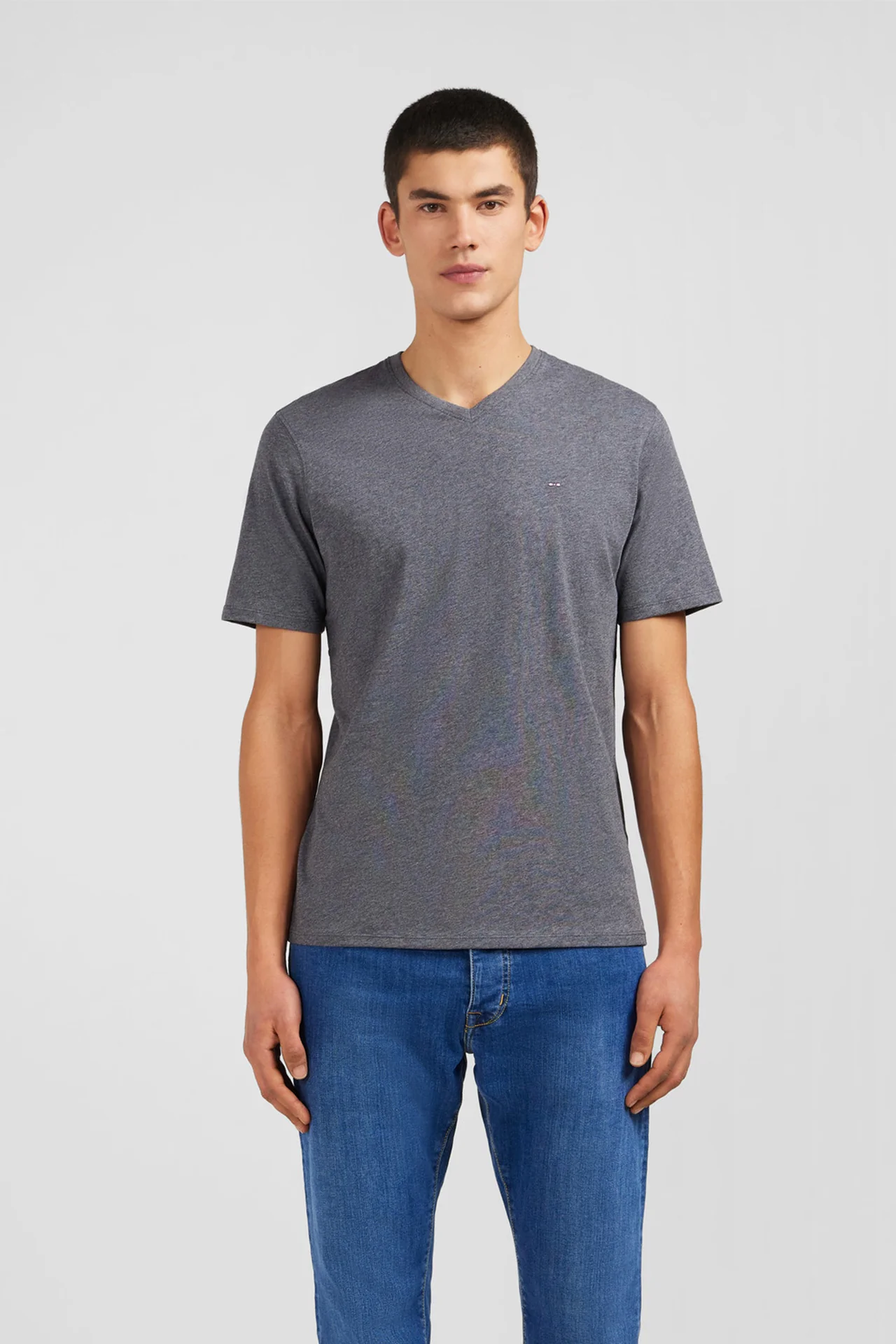 T-shirt gris col V à manches courtes