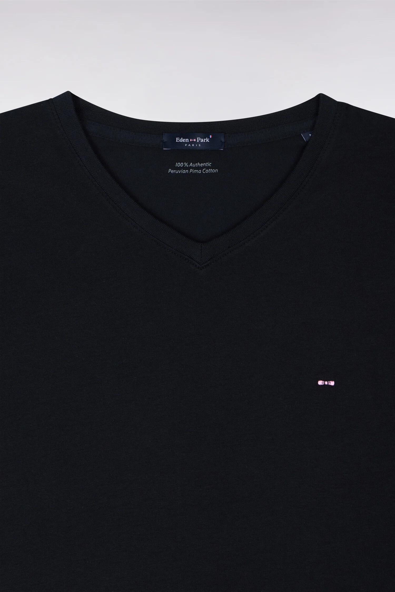 T-shirt noir col V à manches courtes - Image 7